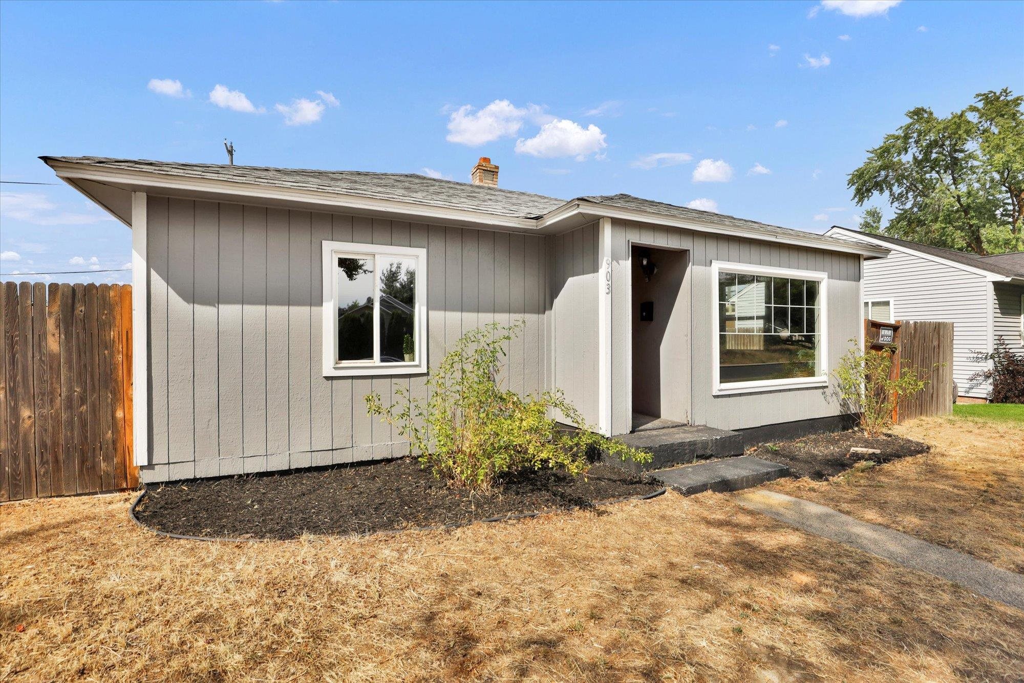 903 E Rowan Ave - Photo 3