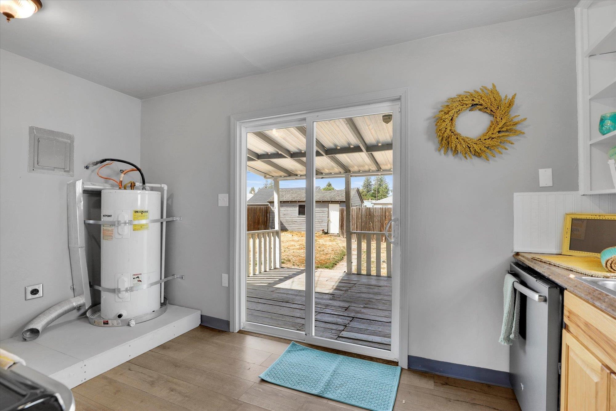 903 E Rowan Ave - Photo 10