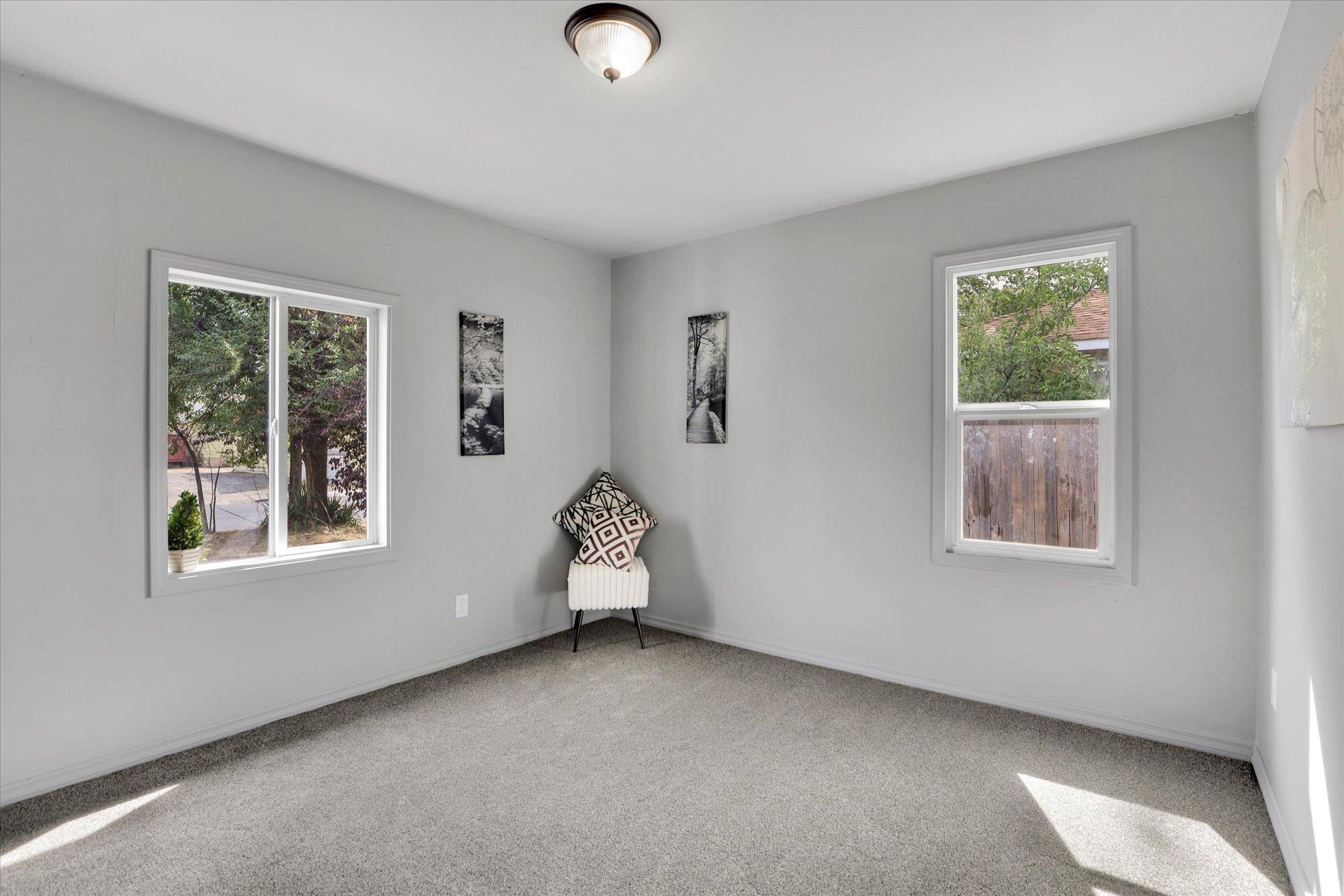 903 E Rowan Ave - Photo 11