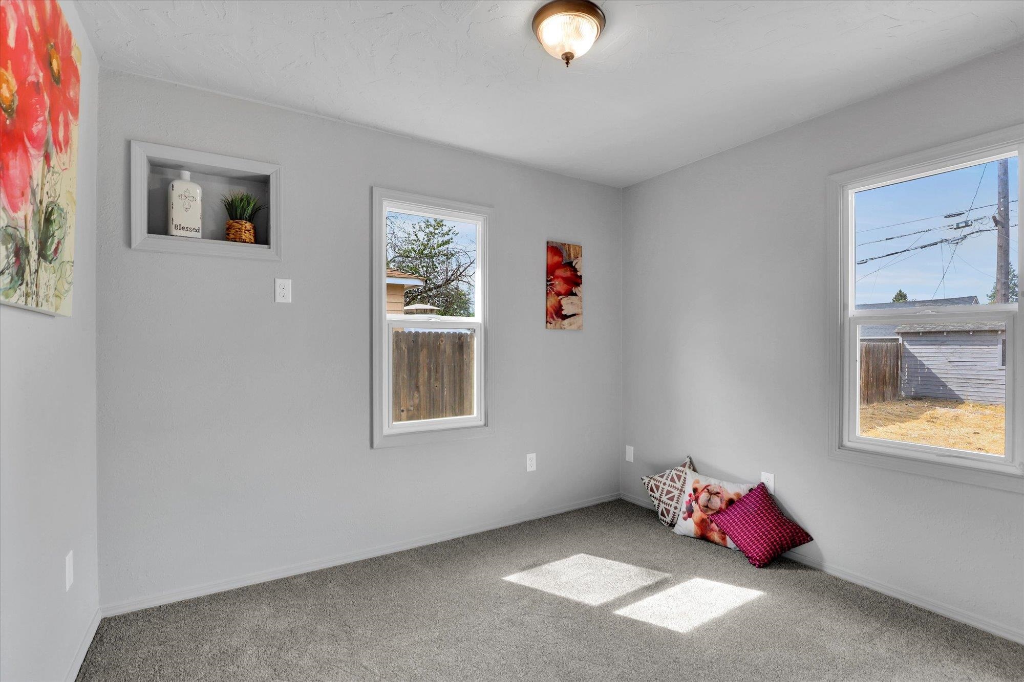 903 E Rowan Ave - Photo 14