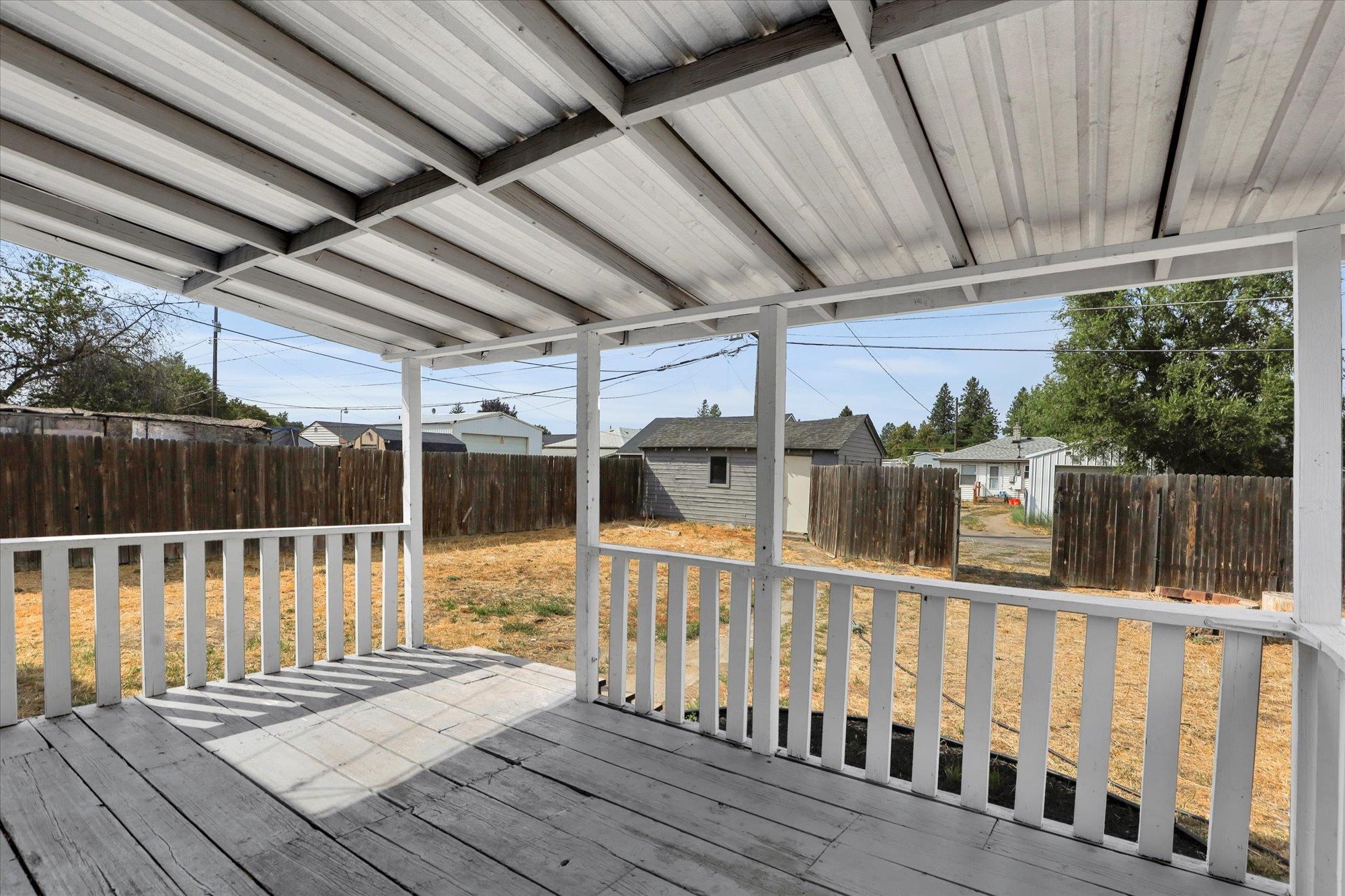 903 E Rowan Ave - Photo 16