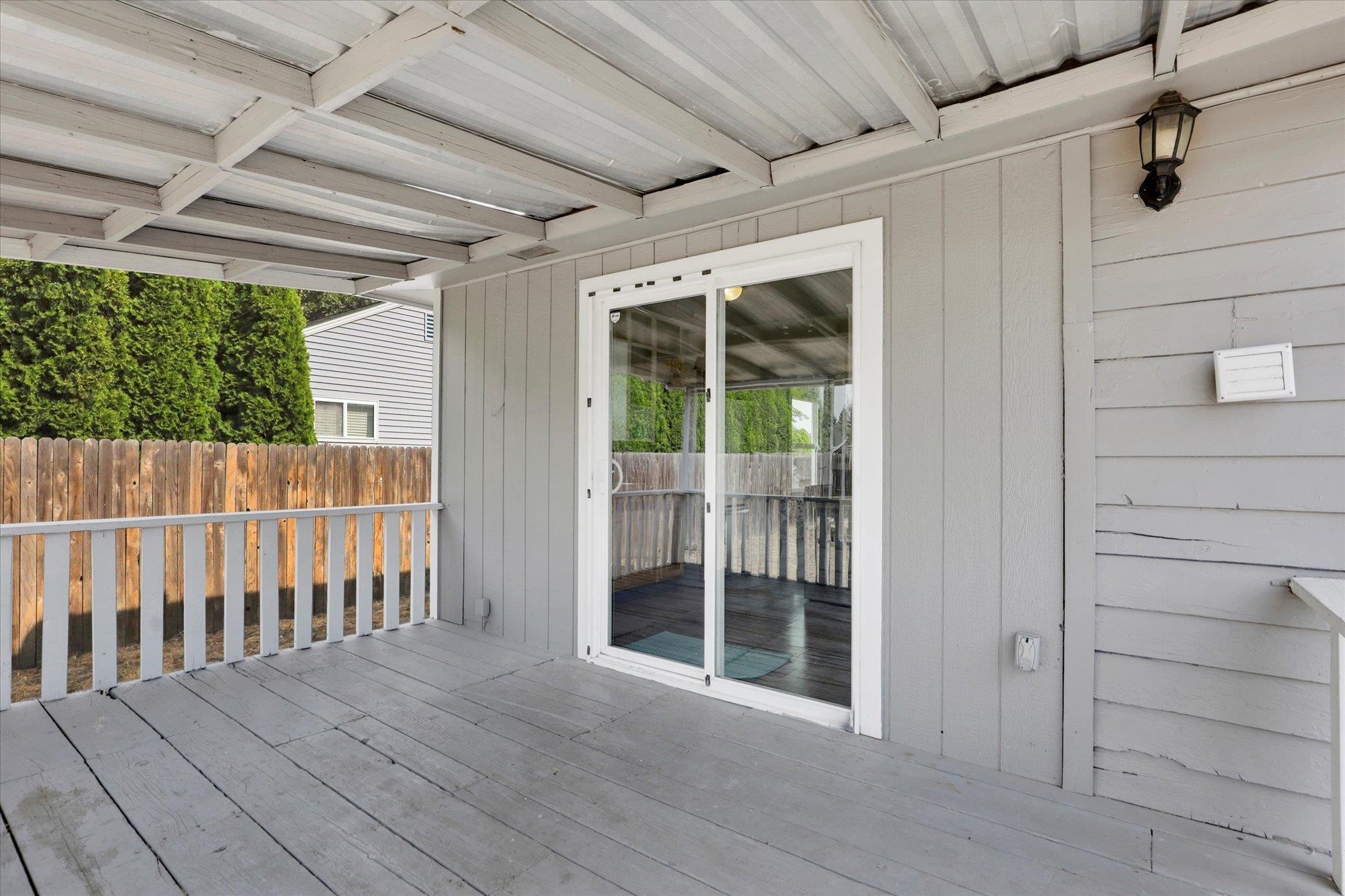 903 E Rowan Ave - Photo 17