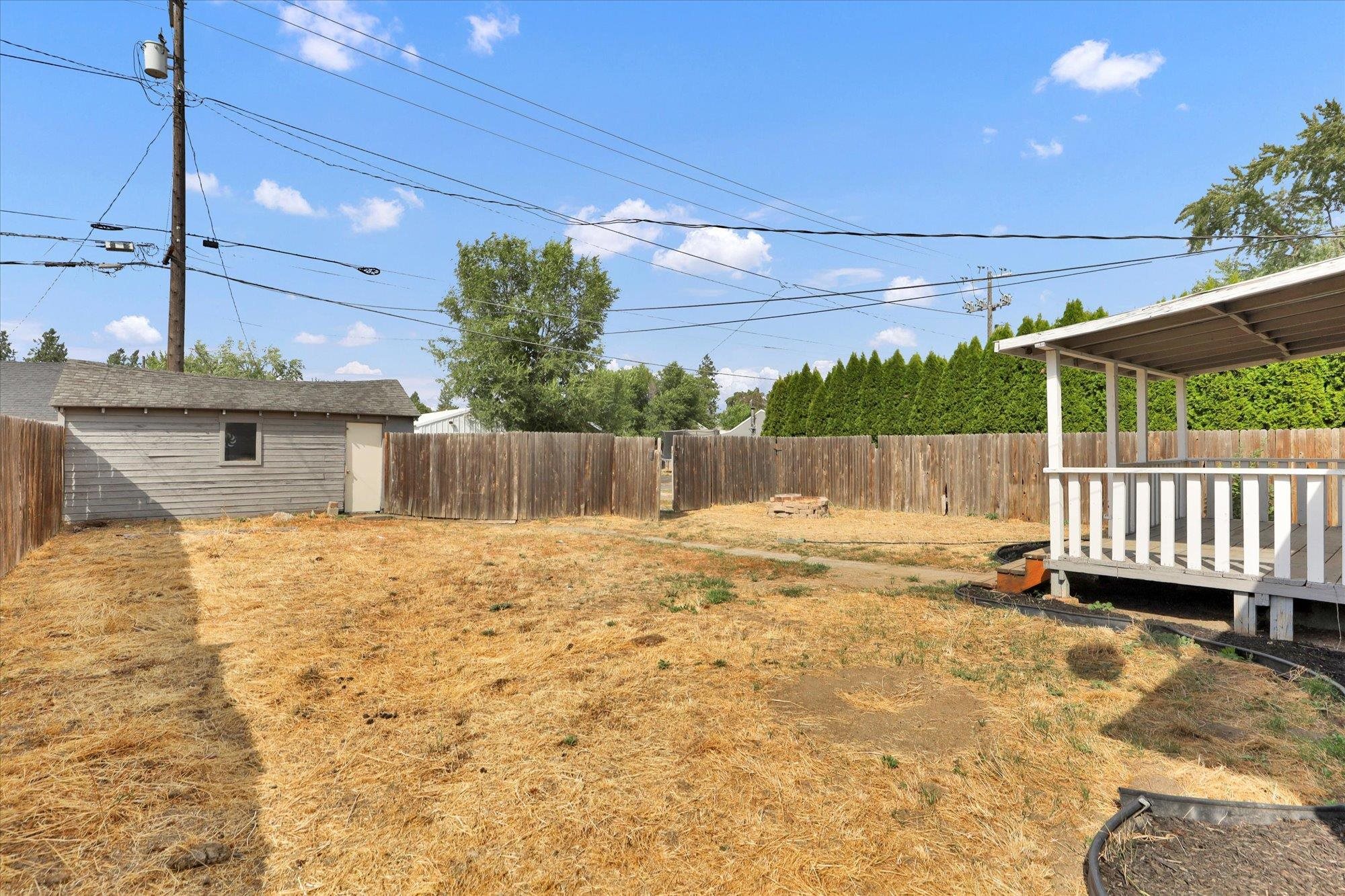 903 E Rowan Ave - Photo 18