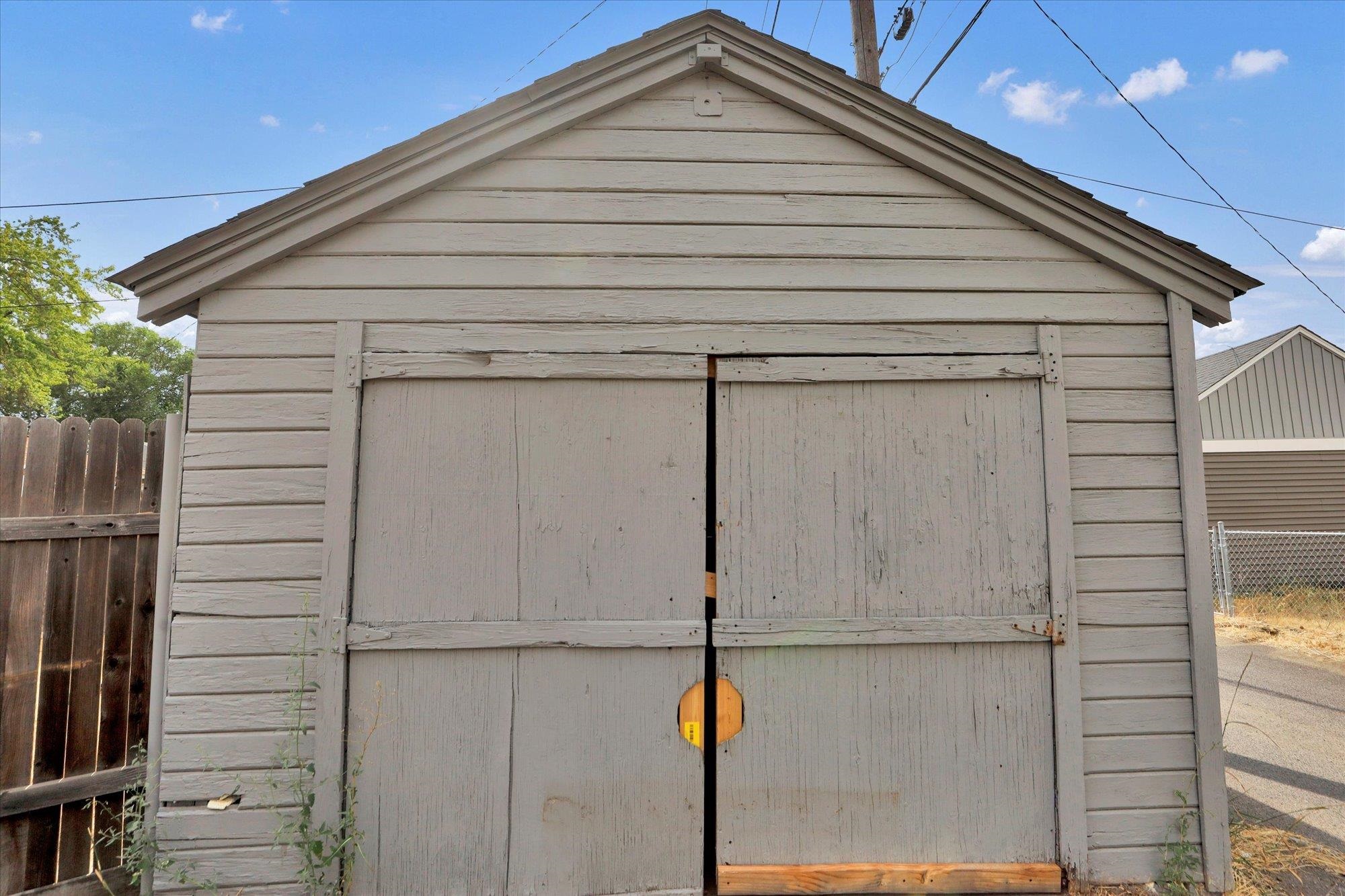 903 E Rowan Ave - Photo 19