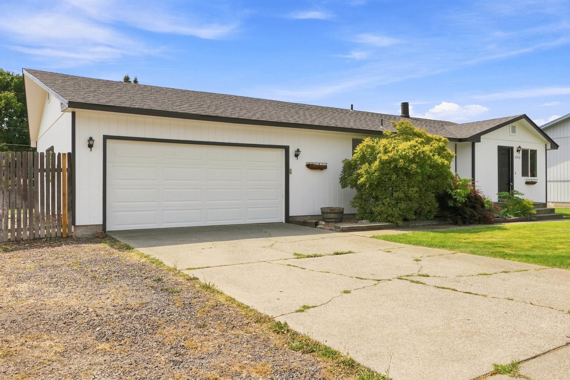 12522 E 27th Ave - Photo 3