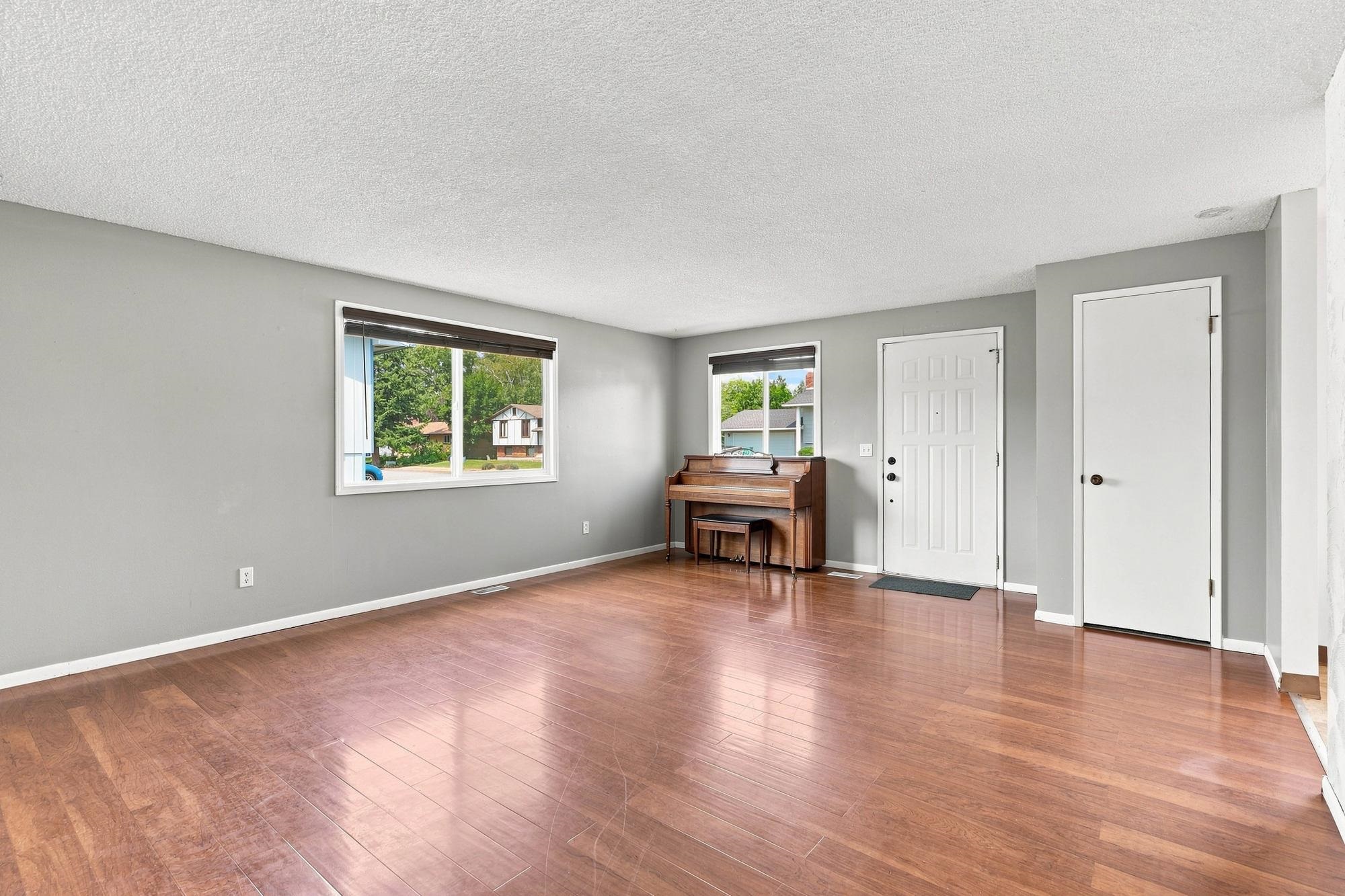 12522 E 27th Ave - Photo 4