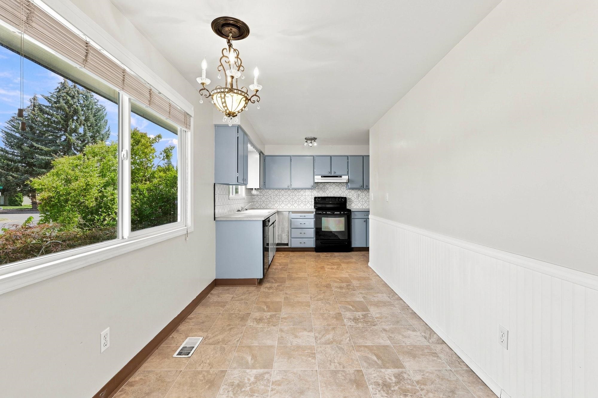 12522 E 27th Ave - Photo 7