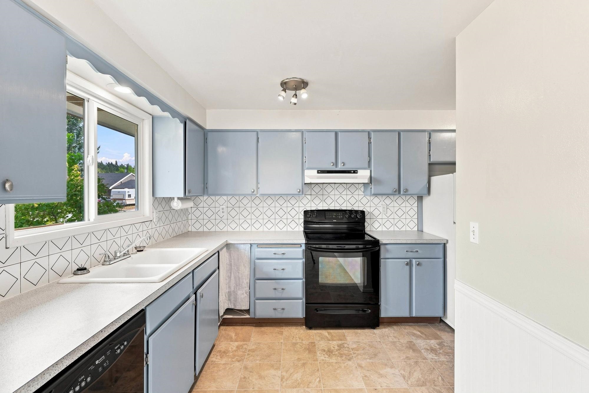 12522 E 27th Ave - Photo 8
