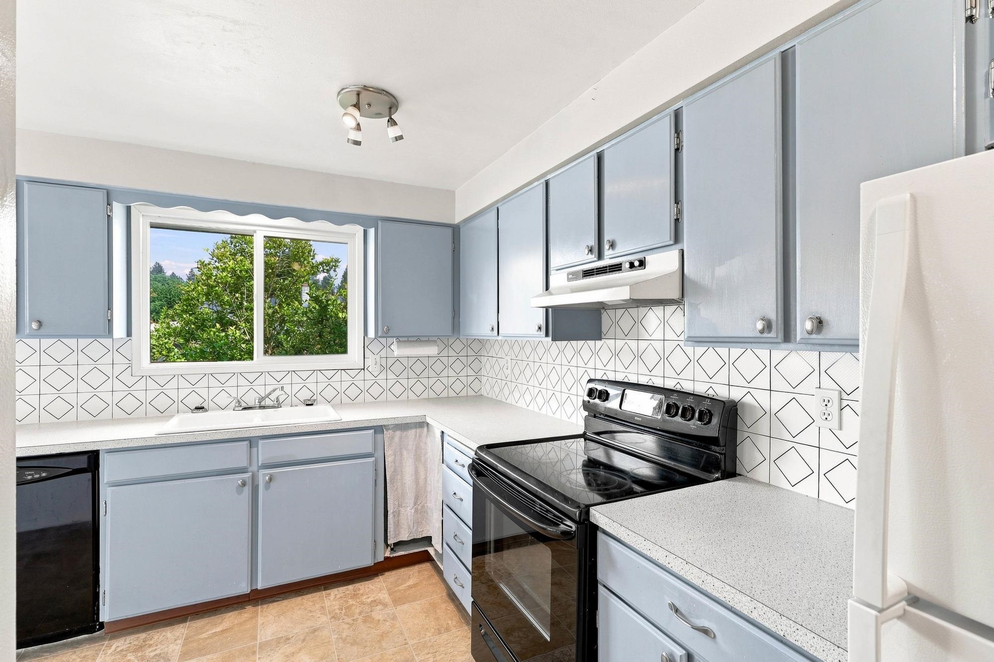 12522 E 27th Ave - Photo 10