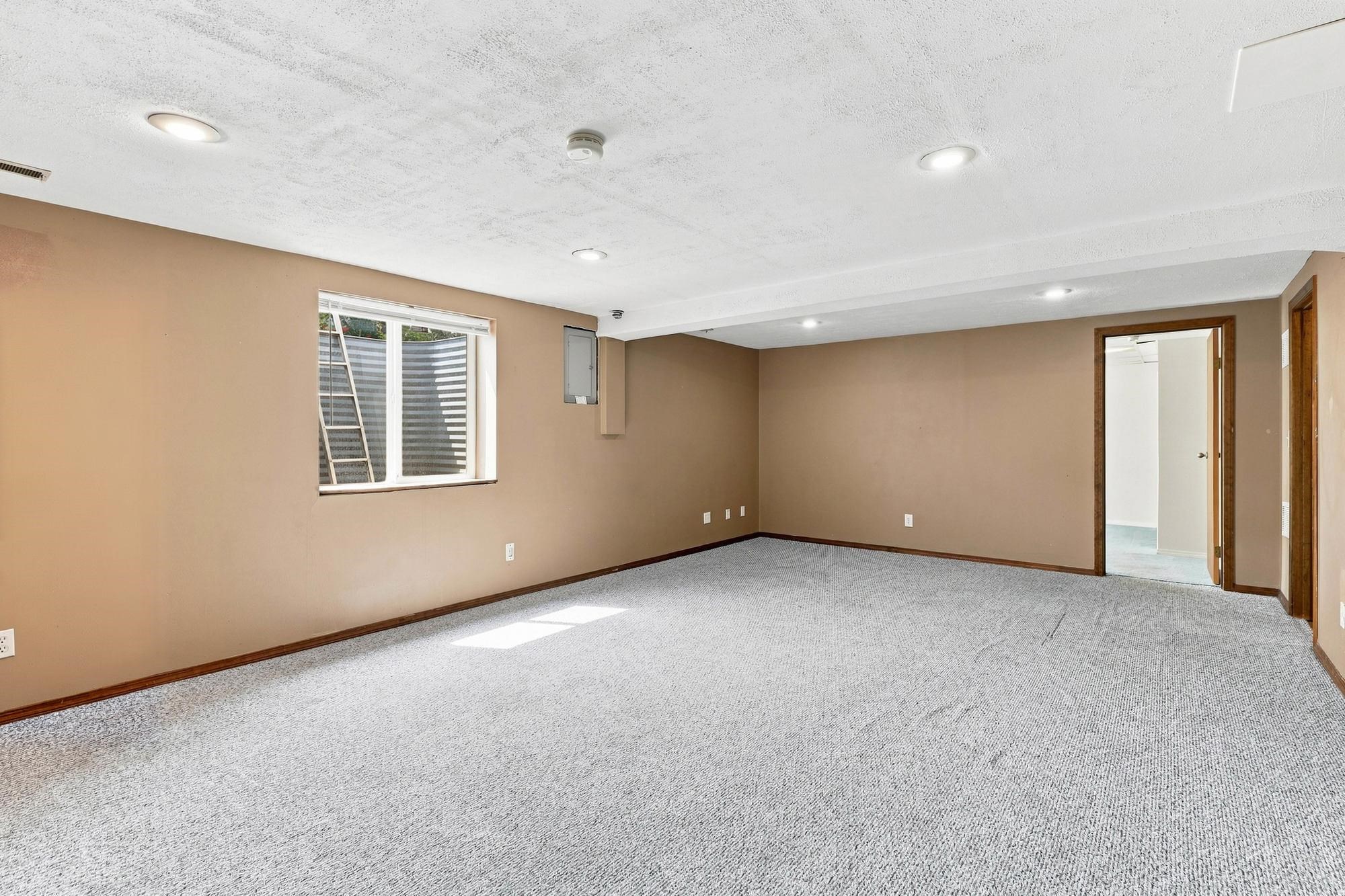 12522 E 27th Ave - Photo 17
