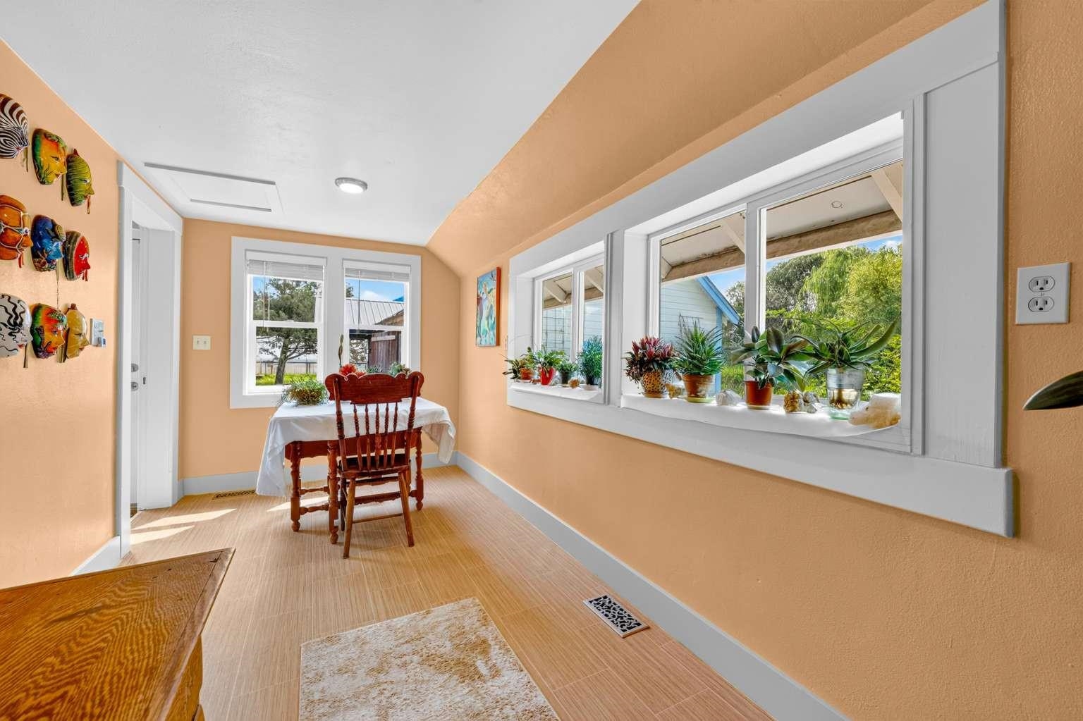 910 N 3rd St - Photo 8