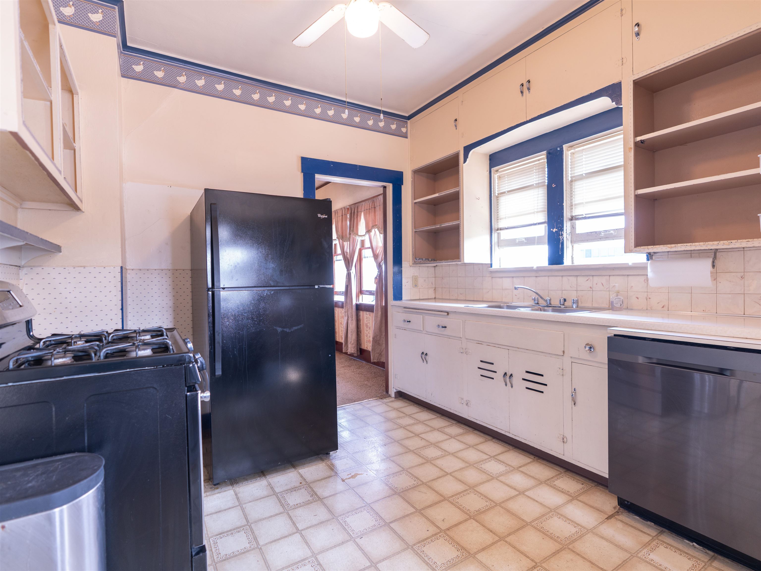 1101 W Garland Ave - Photo 5