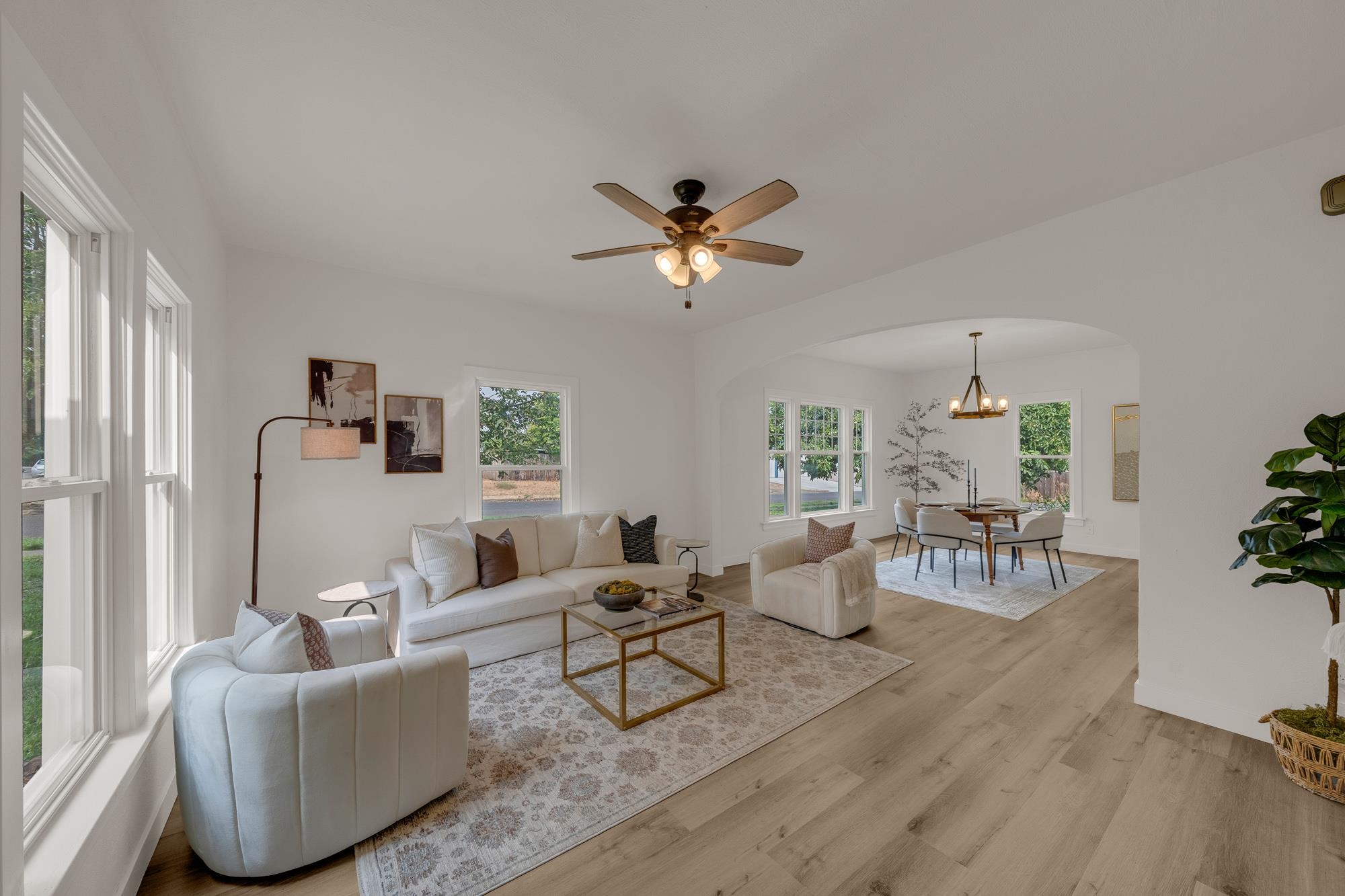 1128 W MANSFIELD Ave - Photo 2