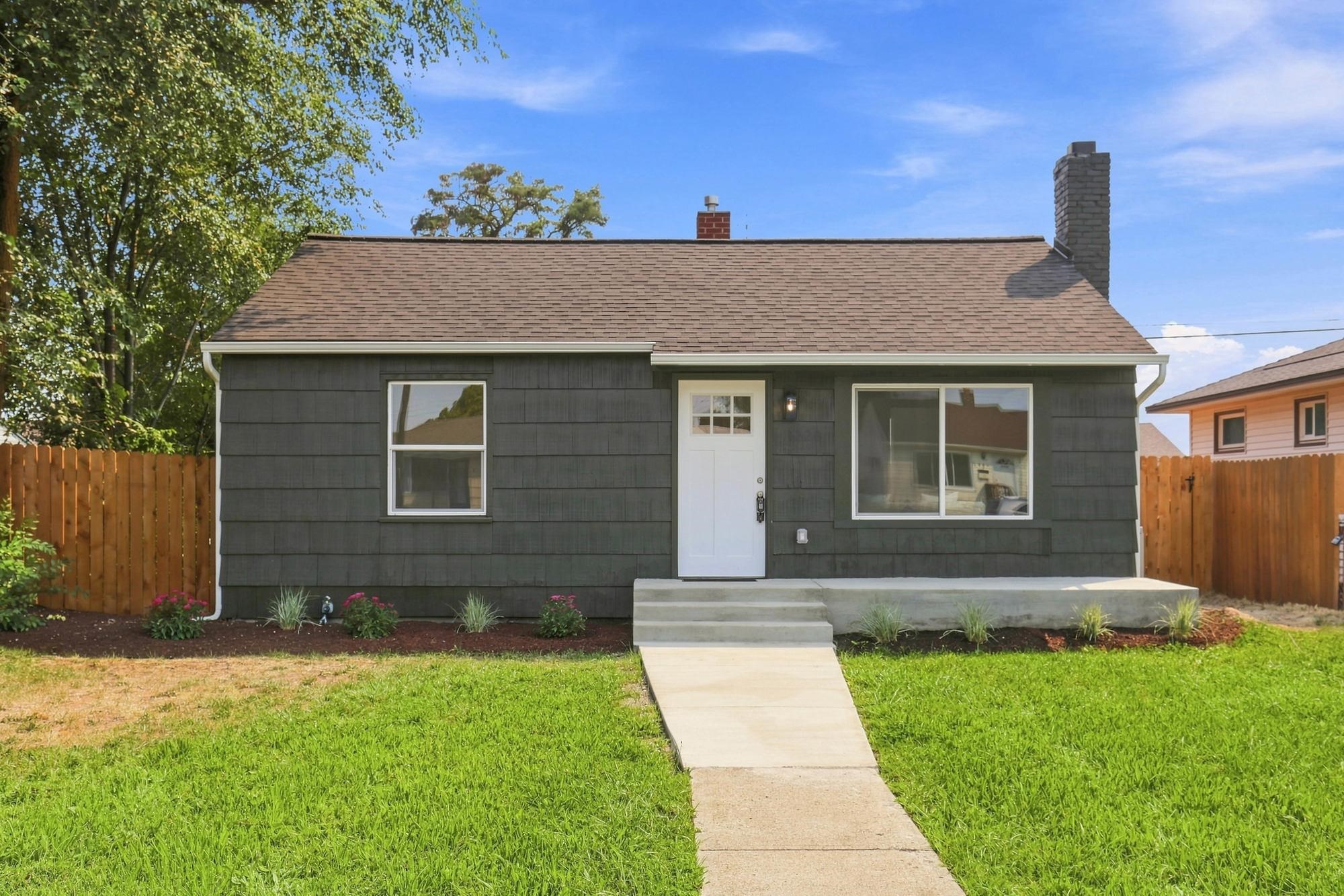 1228 E Garland Ave - Photo 1