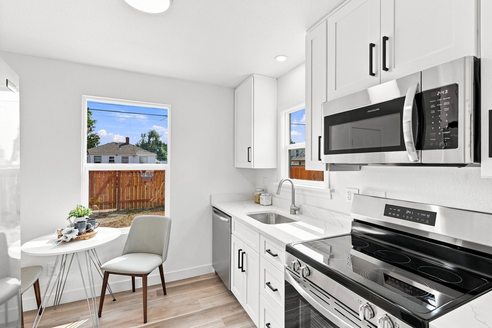 1228 E Garland Ave - Photo 3