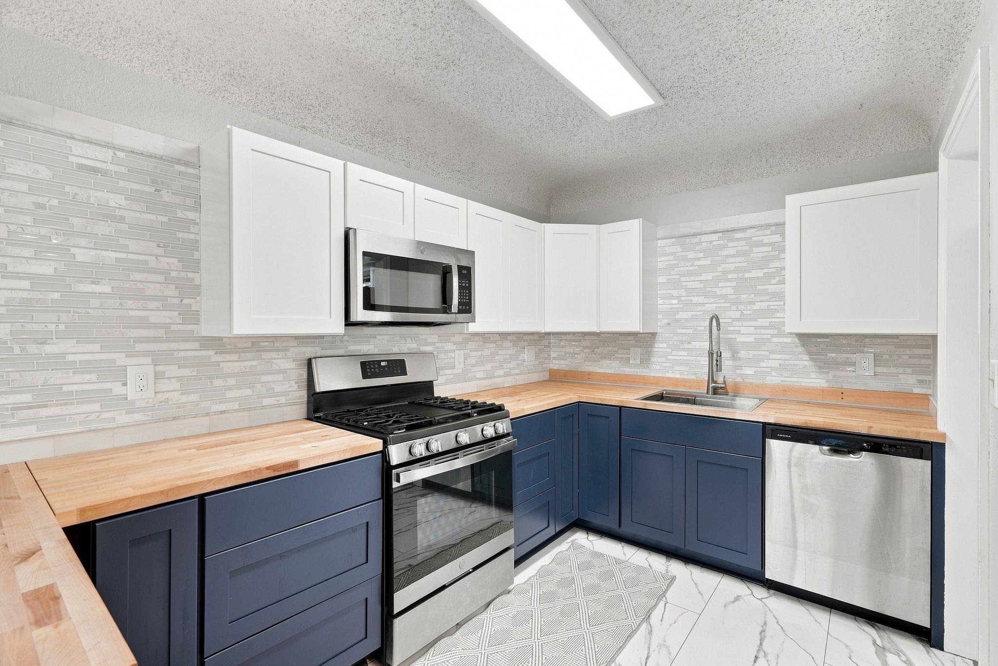 1724 N Lacey St - Photo 3