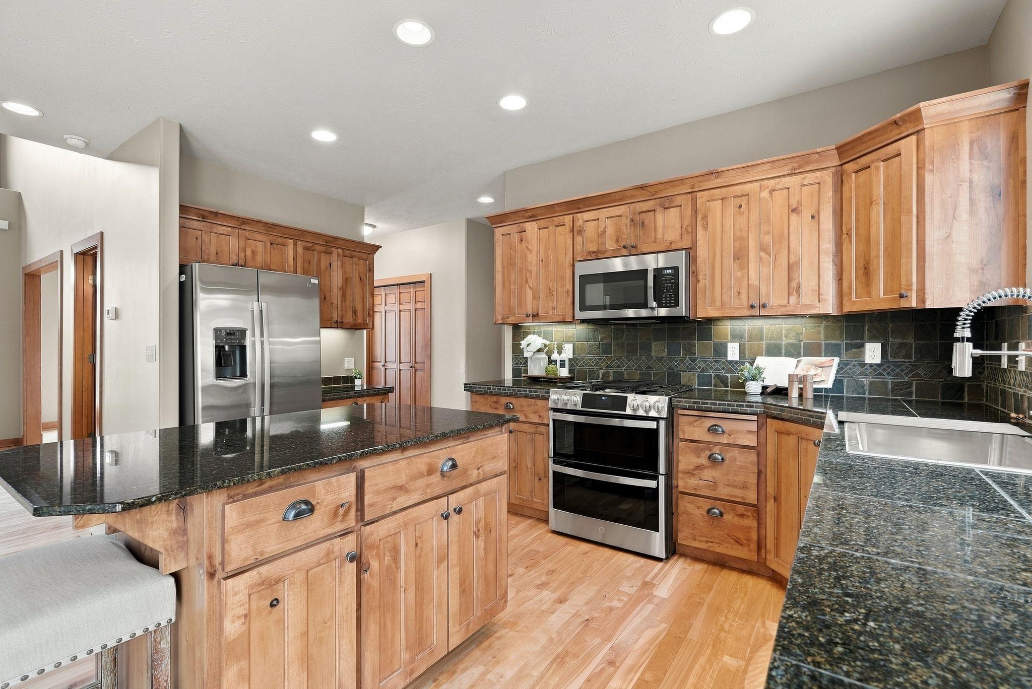 5302 S Bates Dr - Photo 10