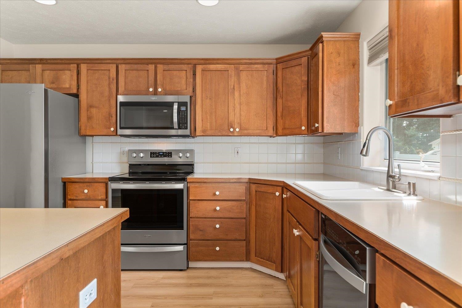 13716 E 15th Ln - Photo 11