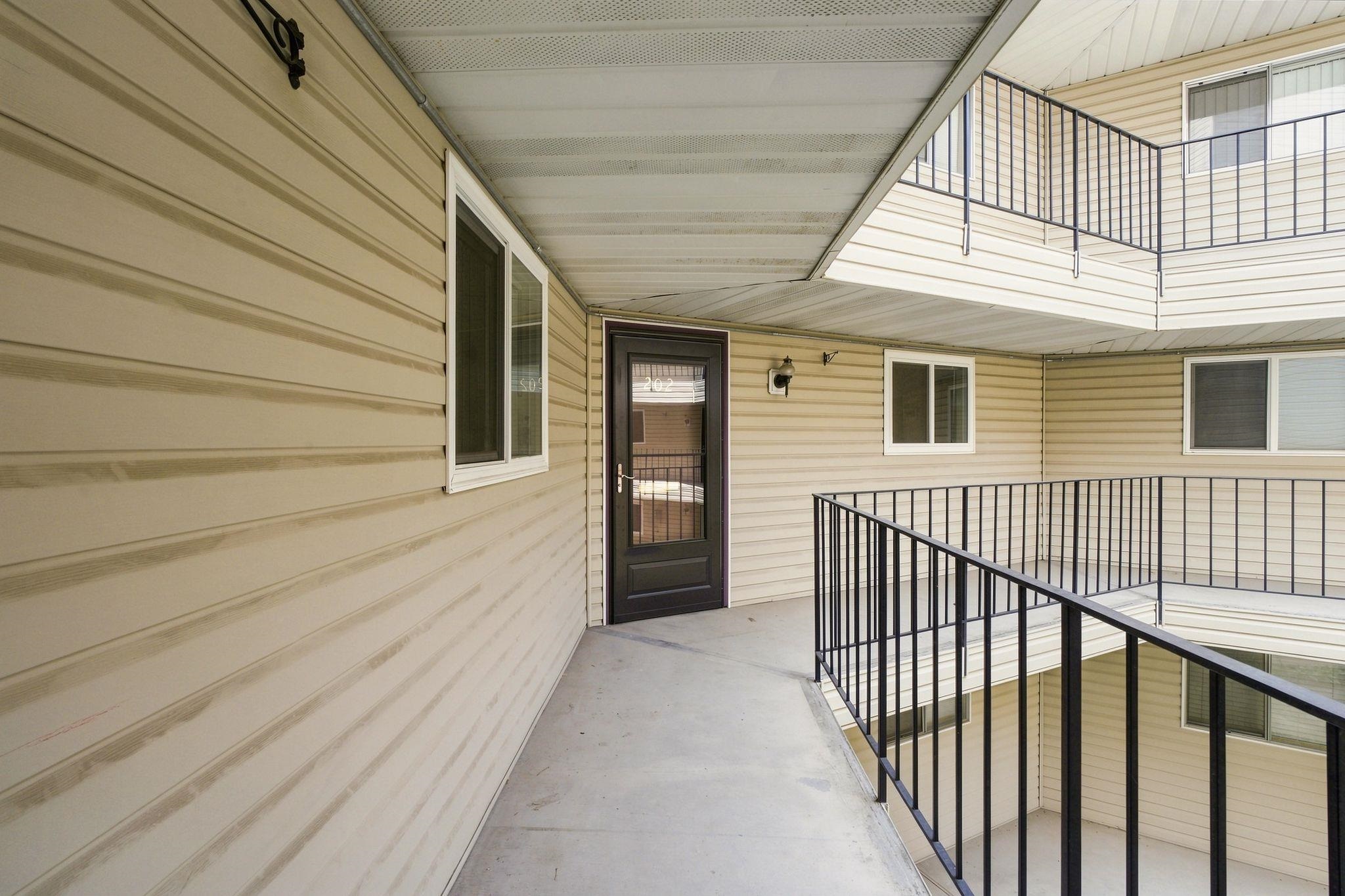 10321 E Main Ave - Photo 3