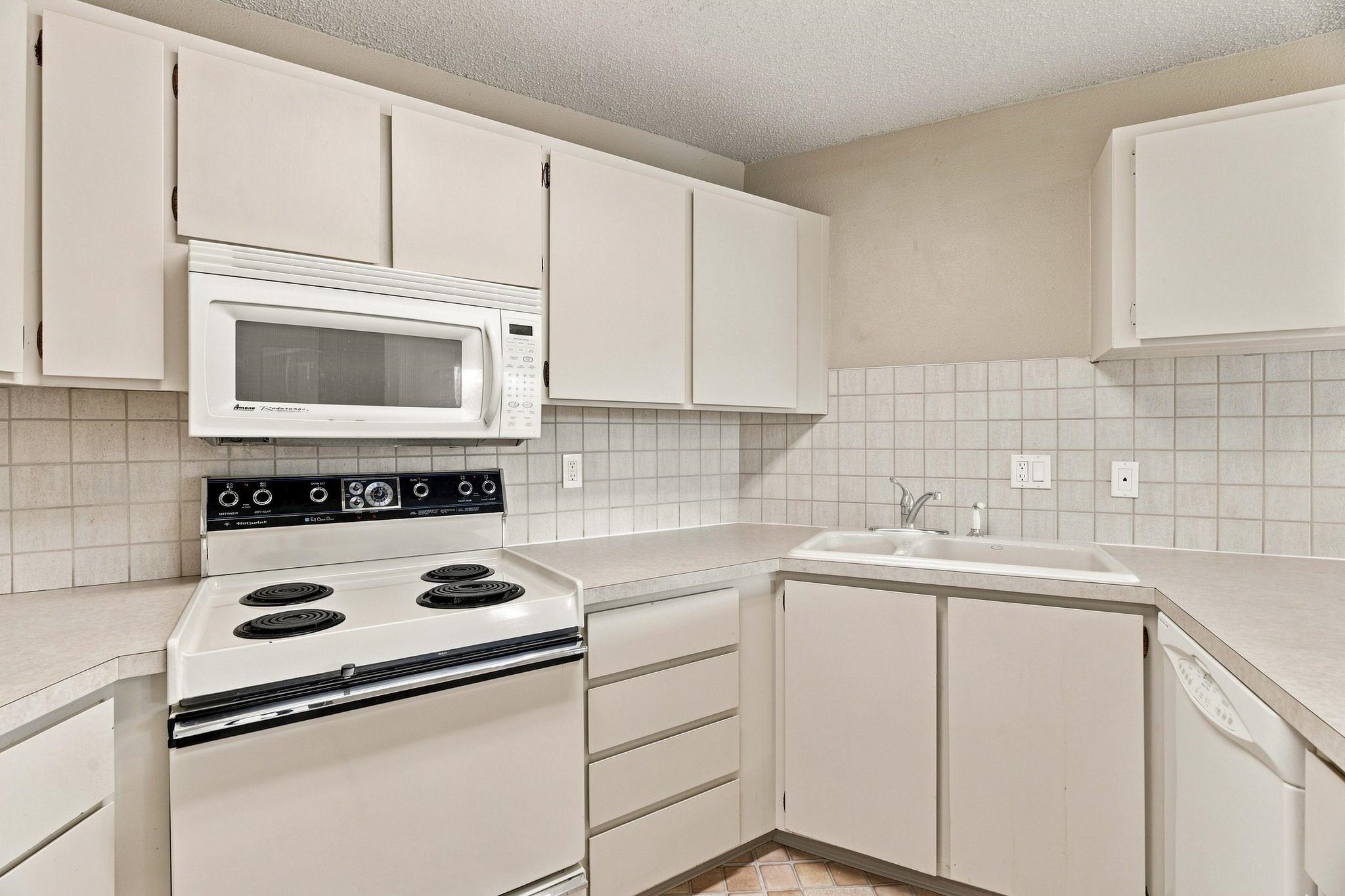 10321 E Main Ave - Photo 13