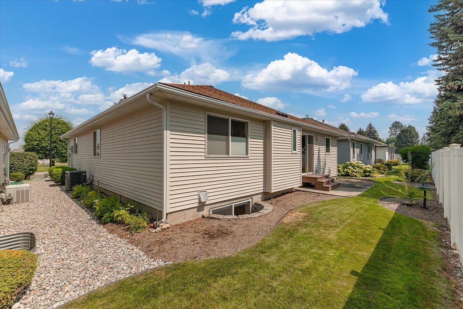13716 E 15th Ln - Photo 24