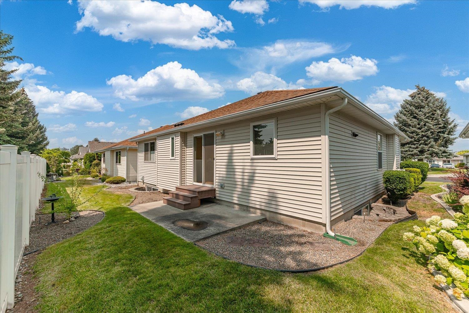 13716 E 15th Ln - Photo 25