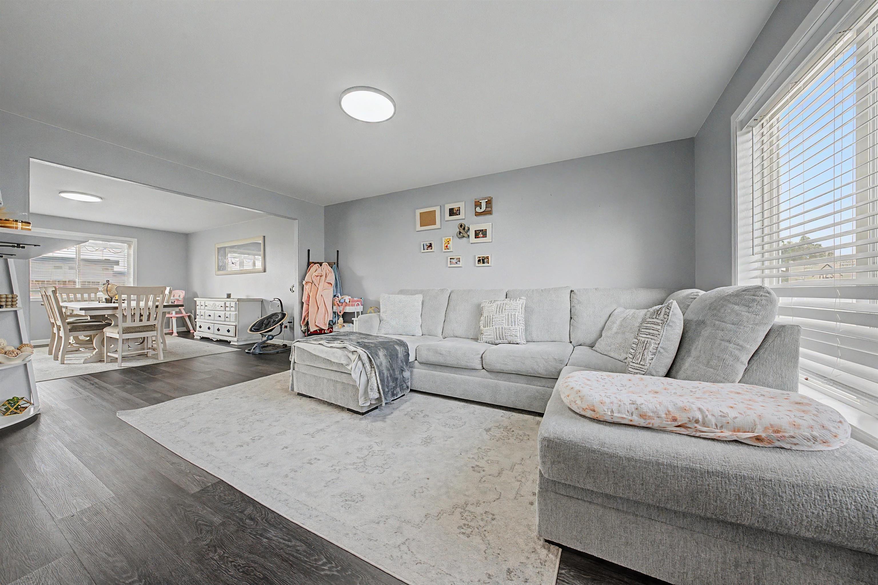 1737 W Mockingbird St - Photo 4