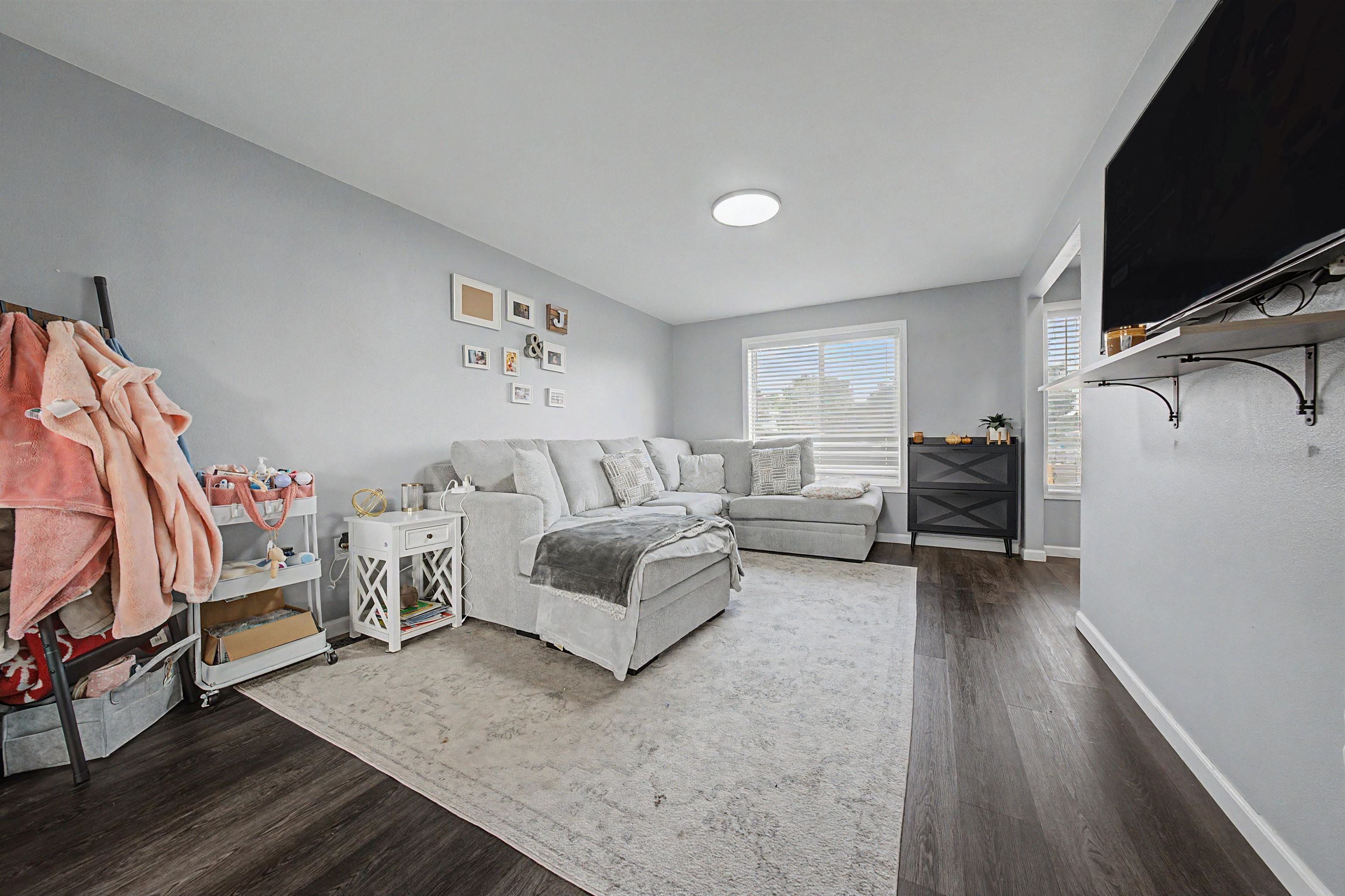 1737 W Mockingbird St - Photo 5