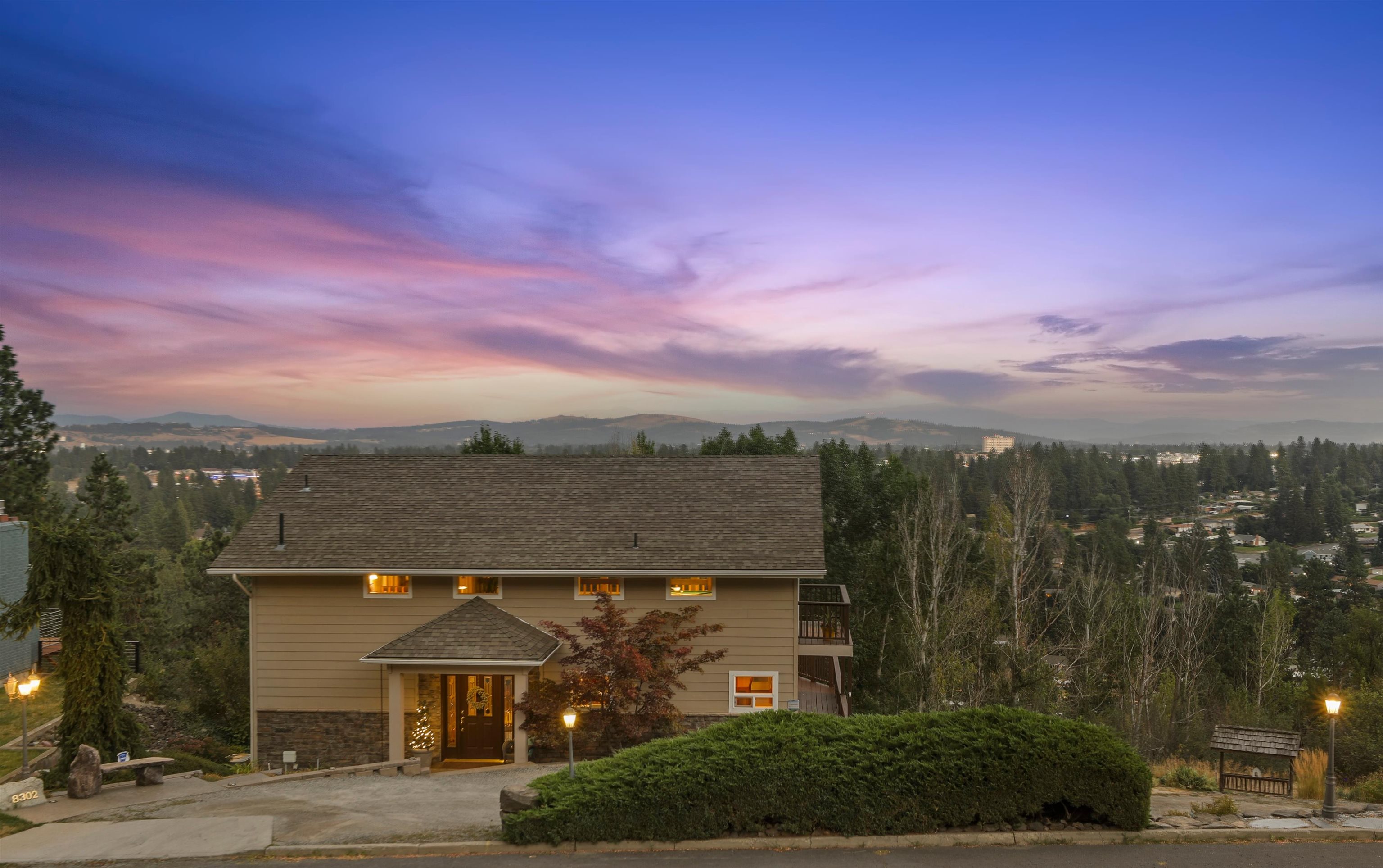 8302 N Northview Rd - Photo 1