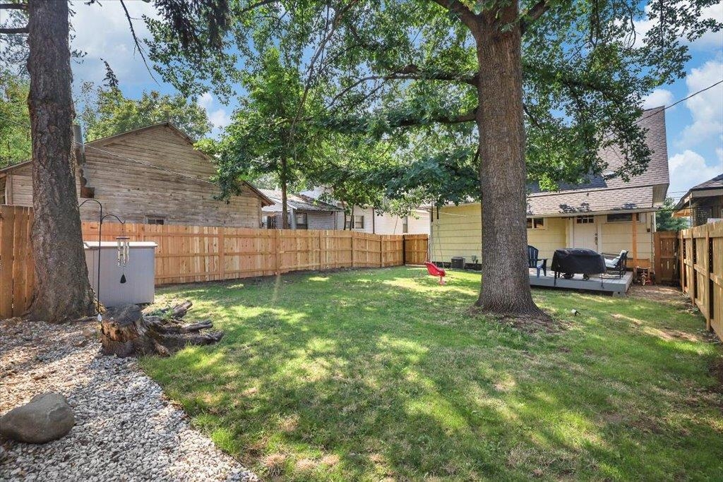 619 S Elm St - Photo 5