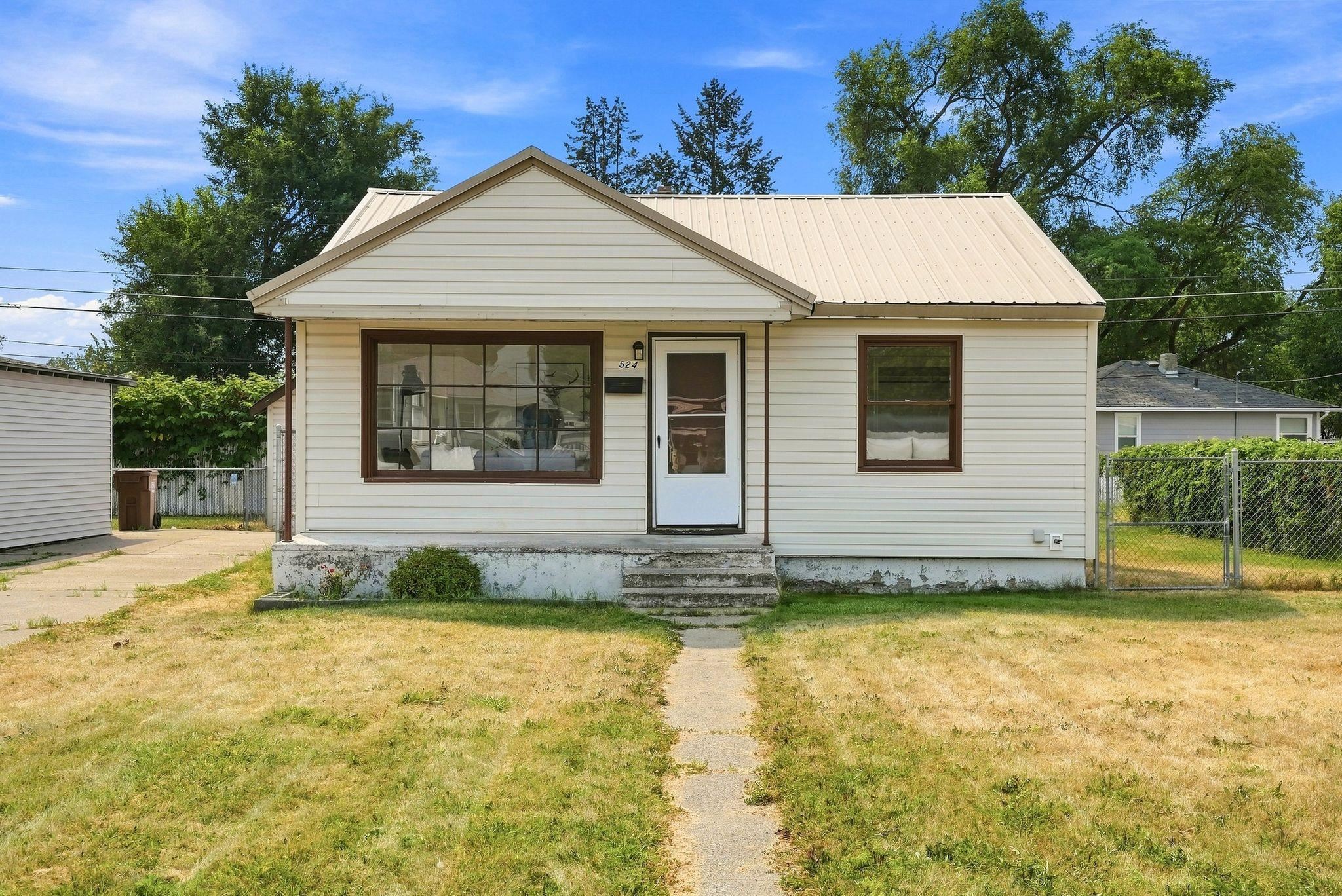 524 E JOSEPH Ave - Photo 1