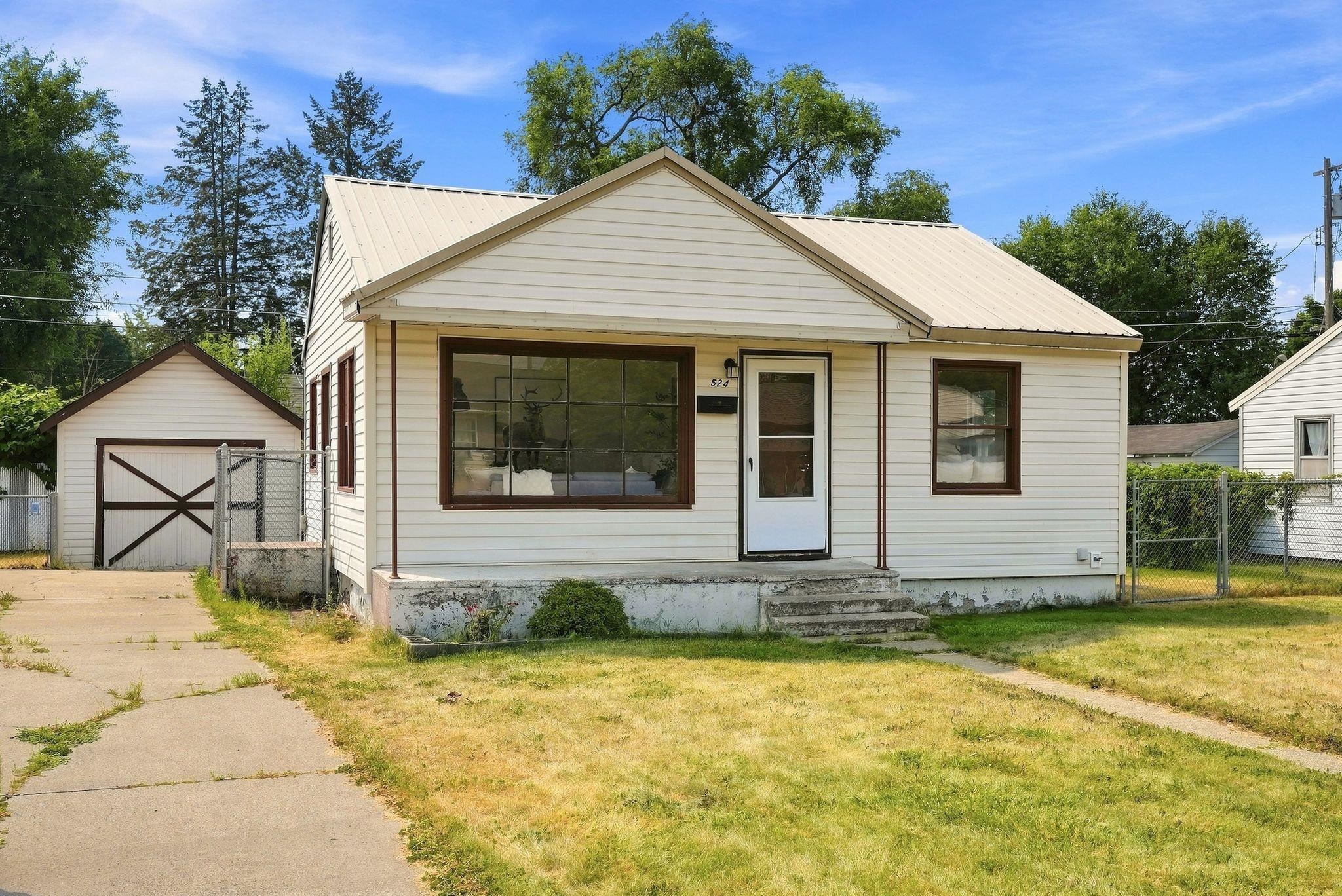 524 E JOSEPH Ave - Photo 2