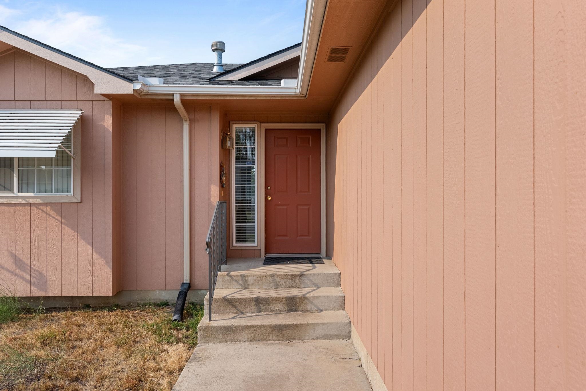 1323 SHARPSBURG Ave - Photo 2