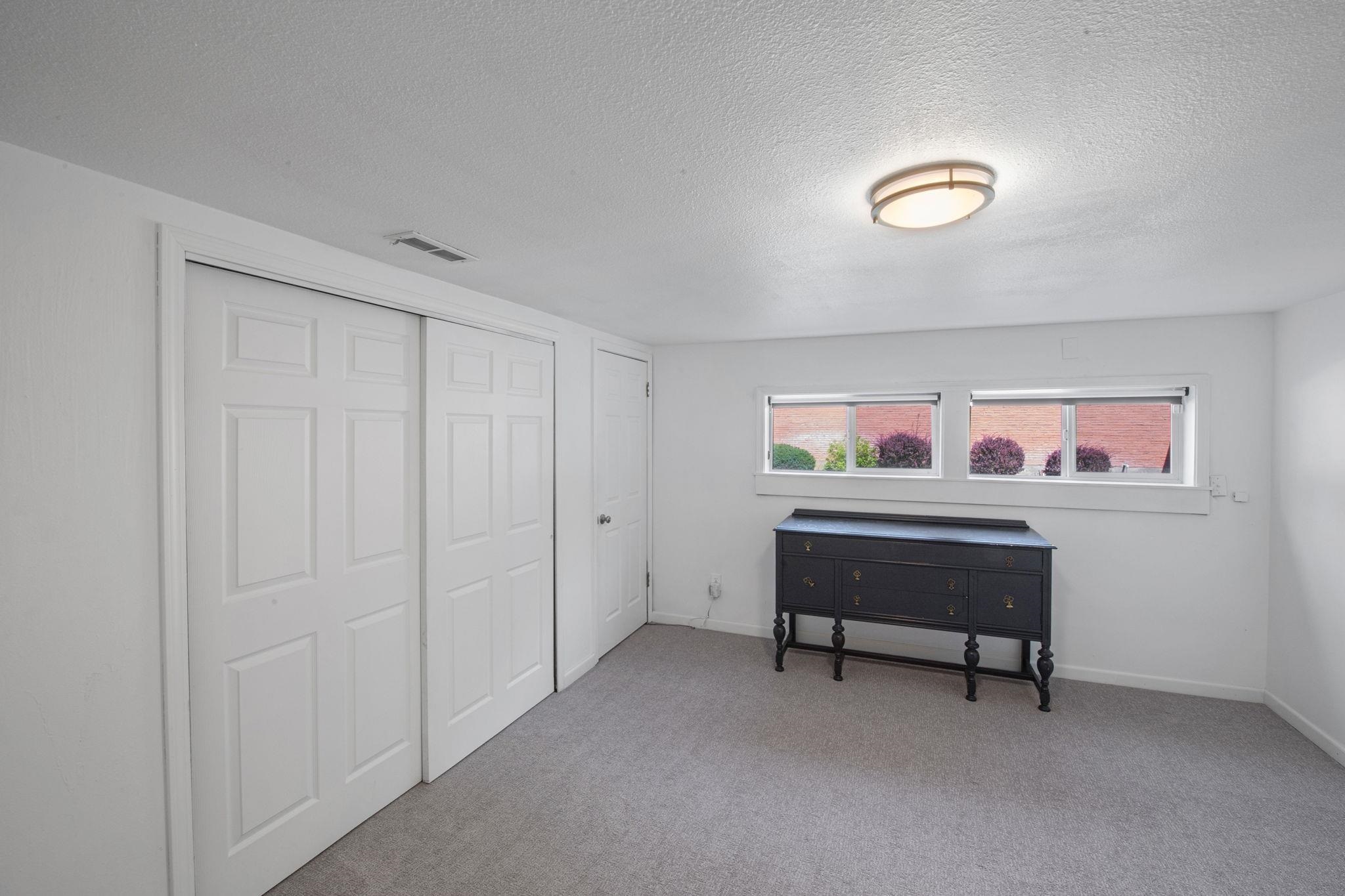 415 W Shasta Way - Photo 45