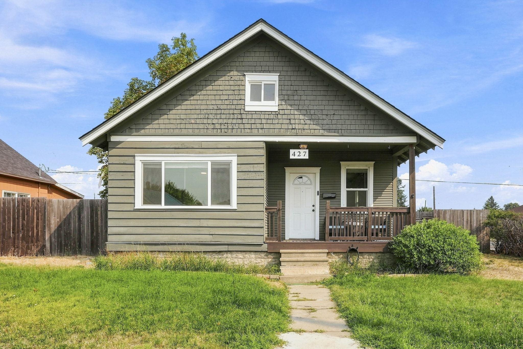 427 E Povidence Ave - Photo 1