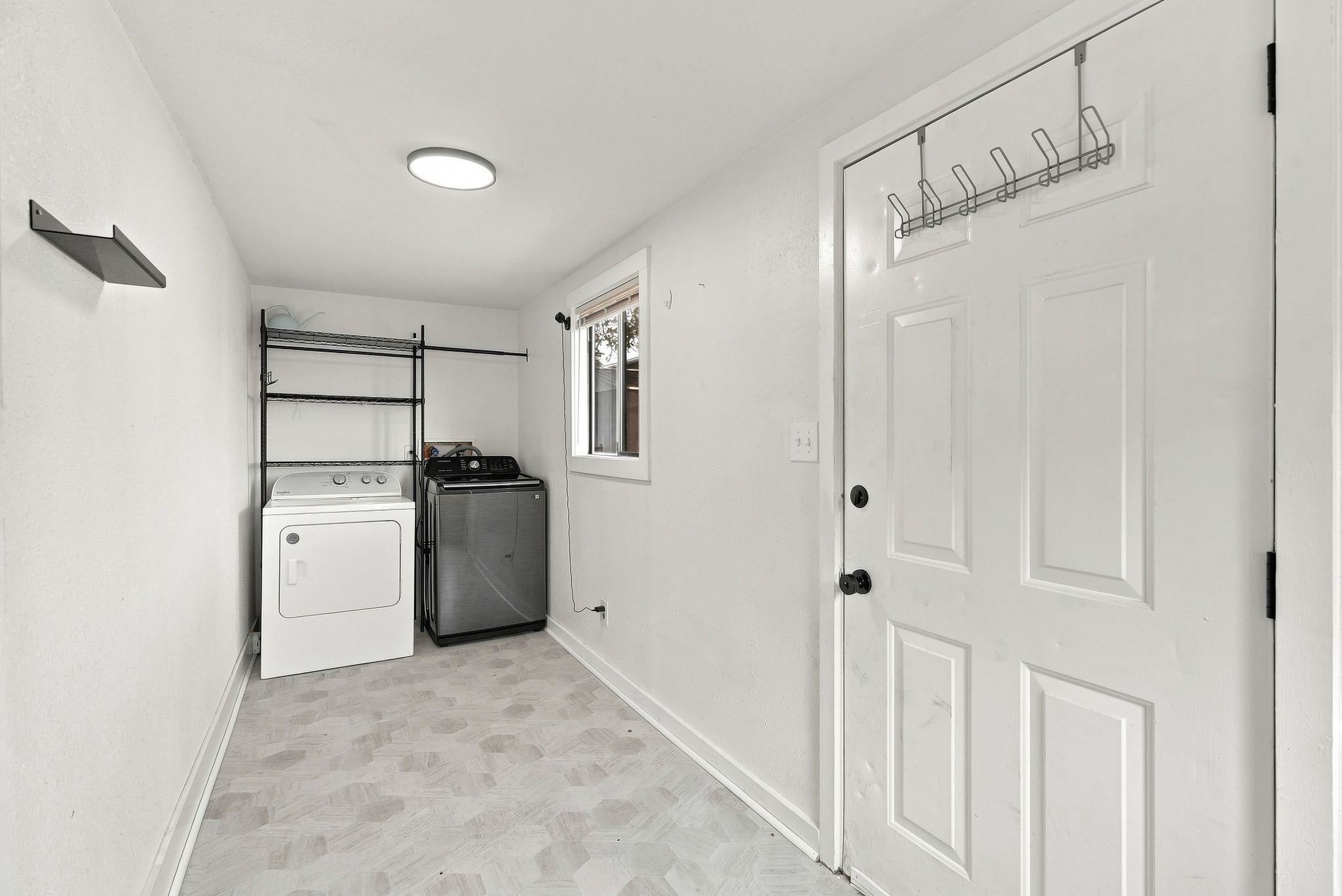 427 E Povidence Ave - Photo 13