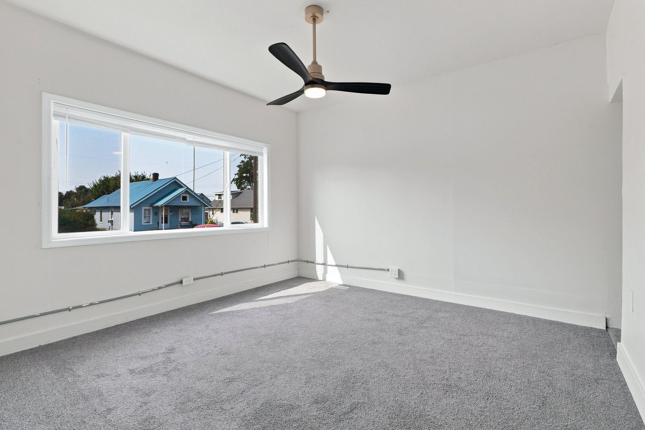 427 E Povidence Ave - Photo 9