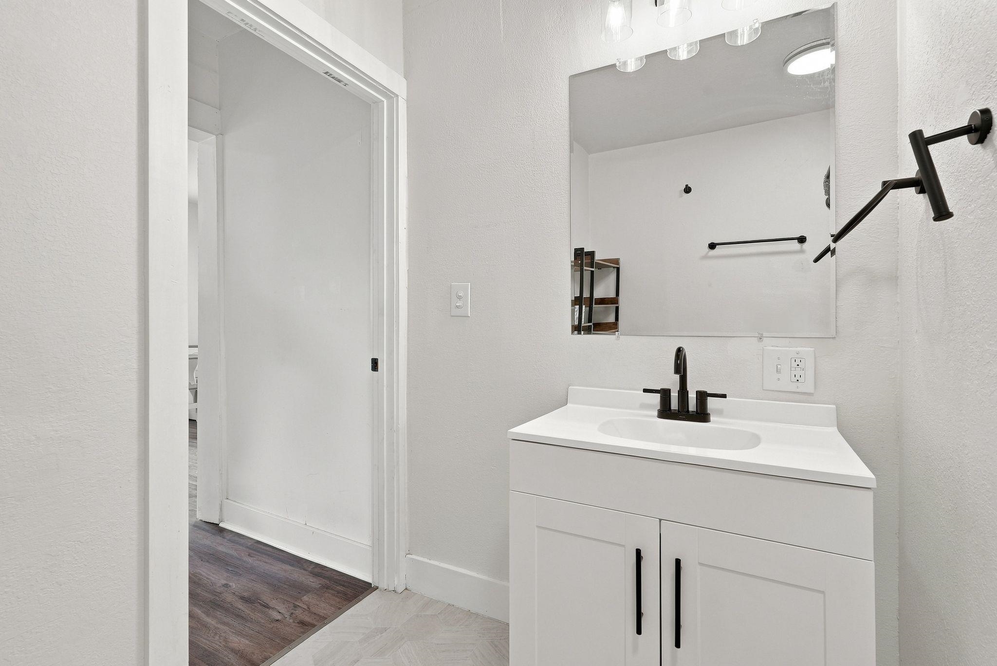 427 E Povidence Ave - Photo 12