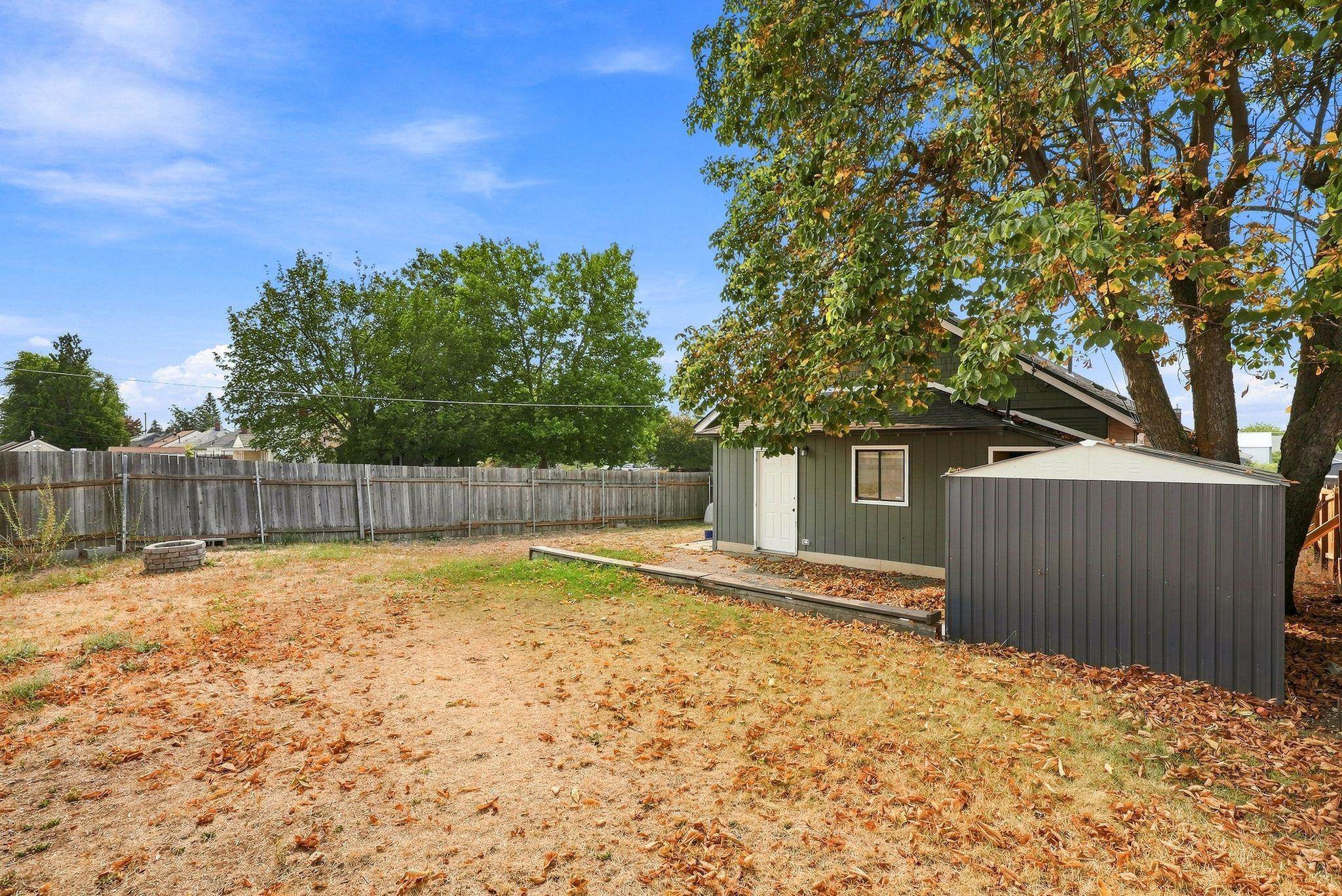 427 E Povidence Ave - Photo 19