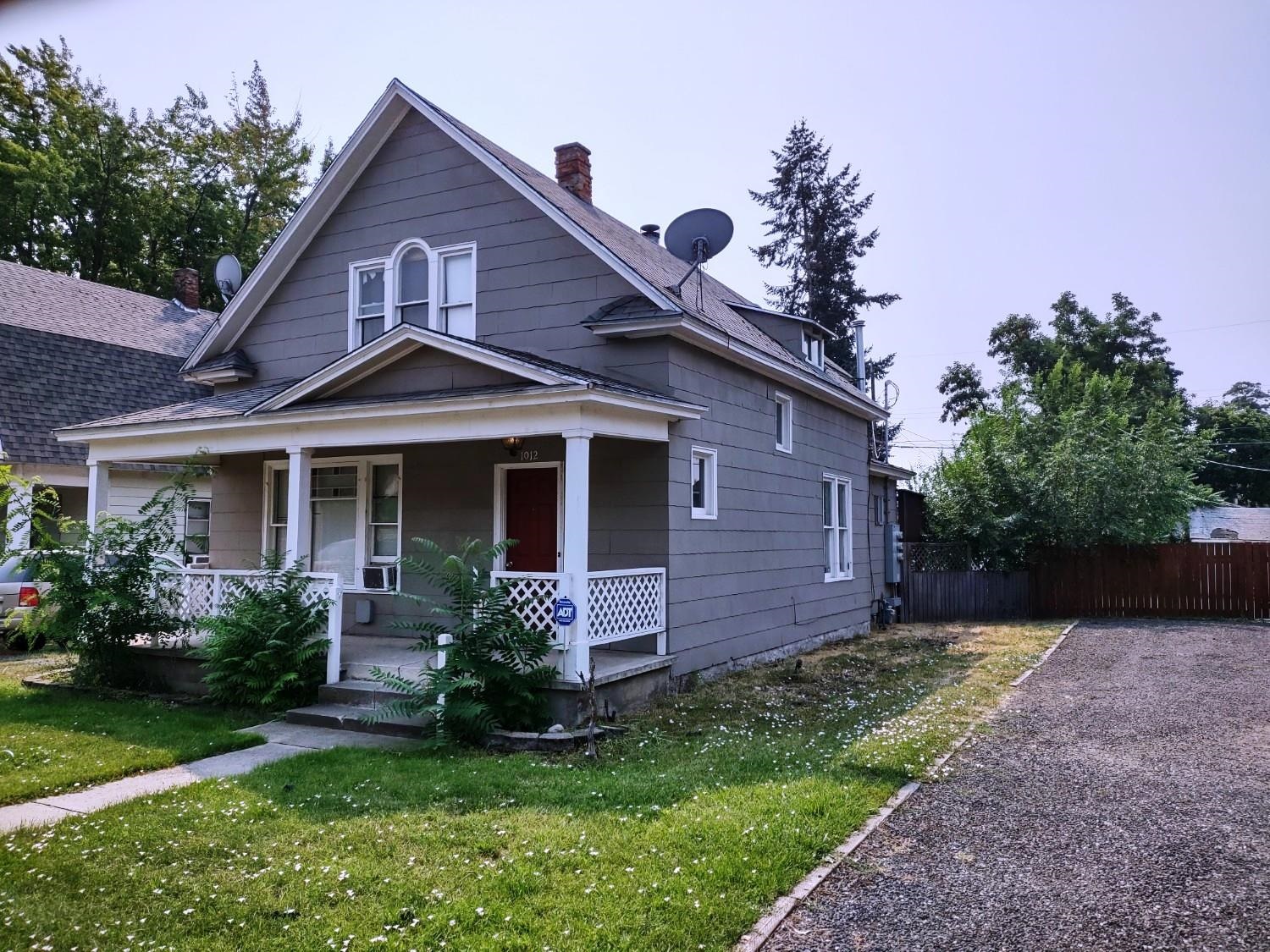 1012 E Indiana Ave - Photo 1