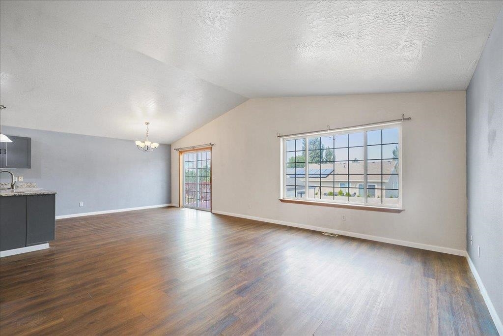 735 E Tara Lee Ave - Photo 9
