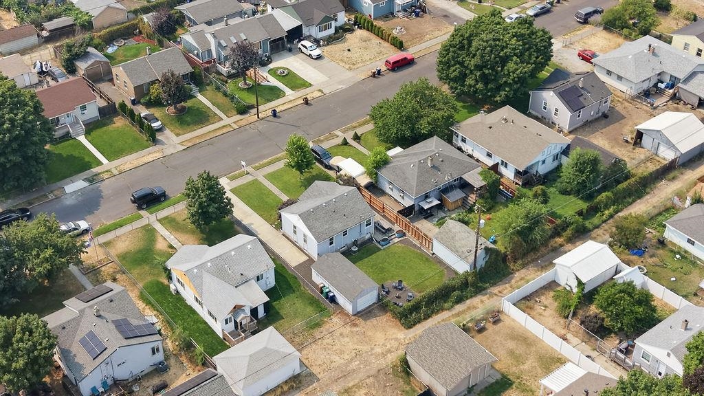 1303 E Princeton Ave - Photo 39