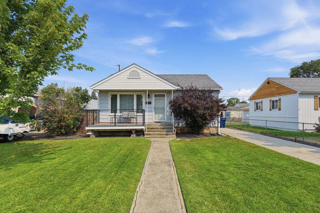 1303 E Princeton Ave - Photo 1