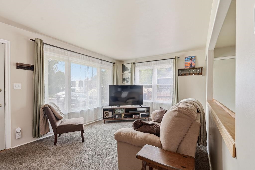 1303 E Princeton Ave - Photo 8
