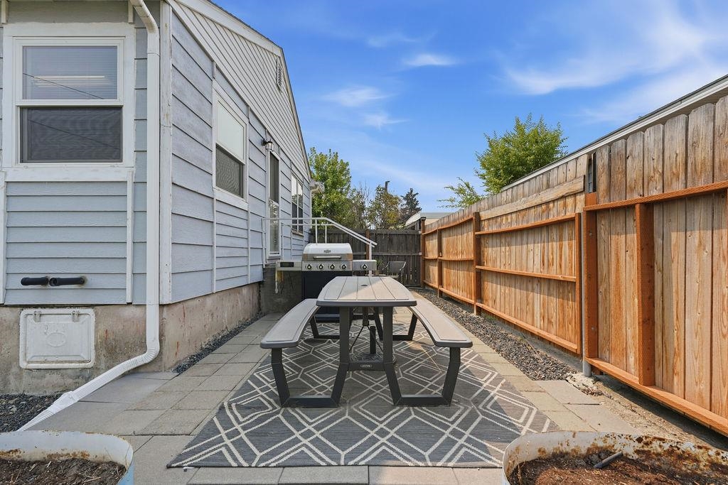 1303 E Princeton Ave - Photo 28