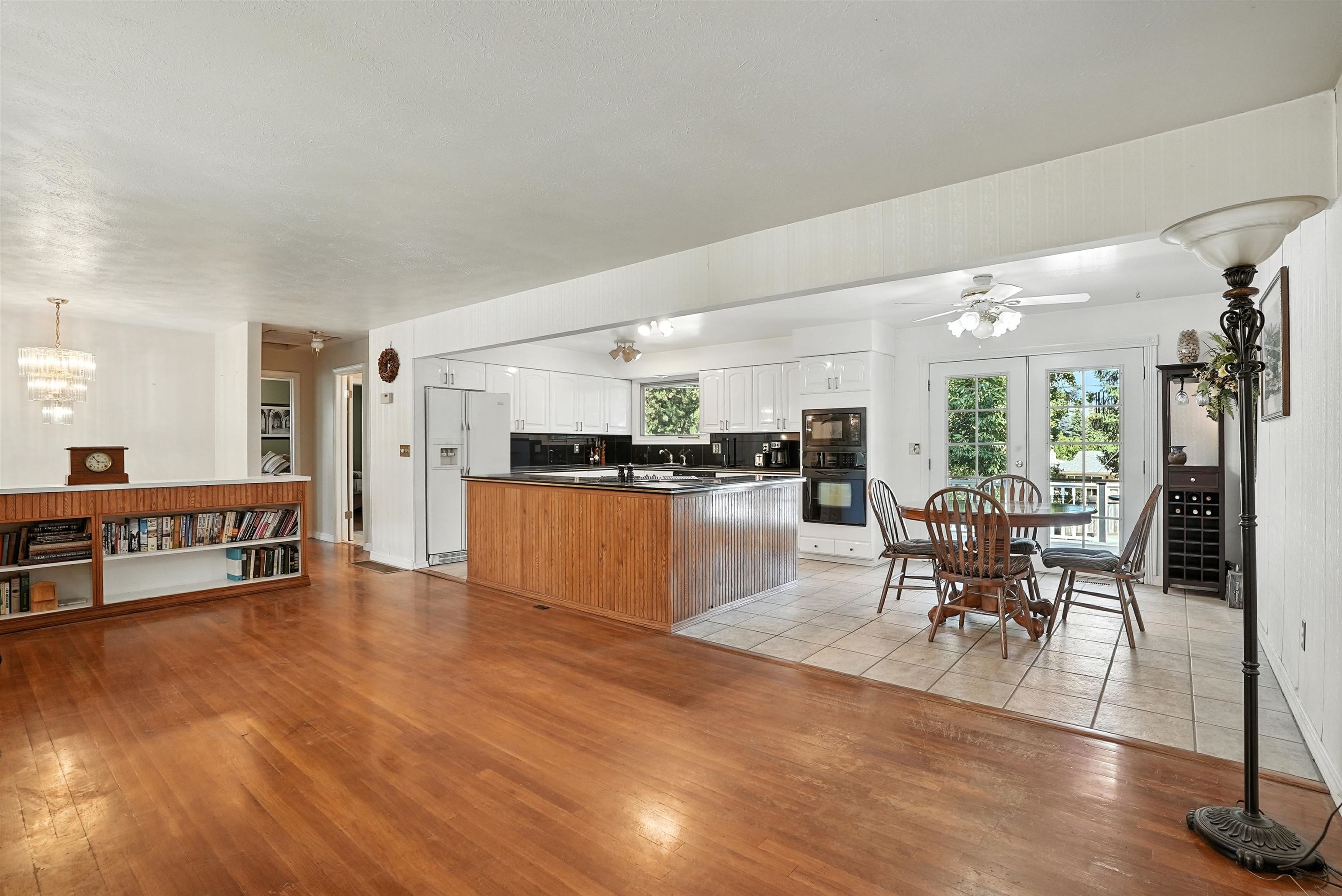 1026 W Woodway Ave - Photo 10