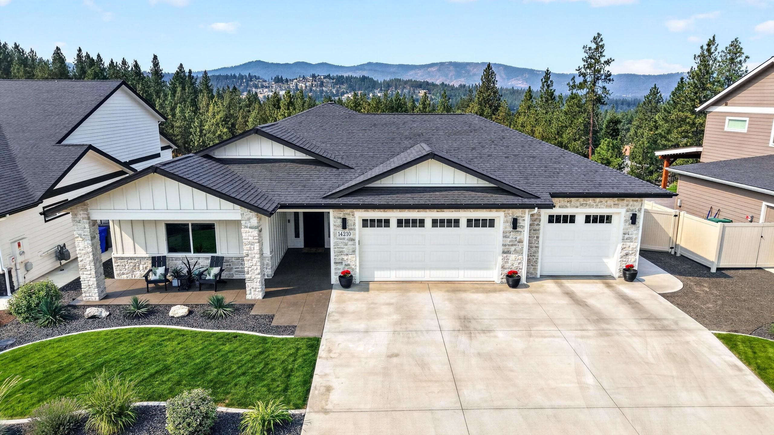 14210 E 39th Ln - Photo 1