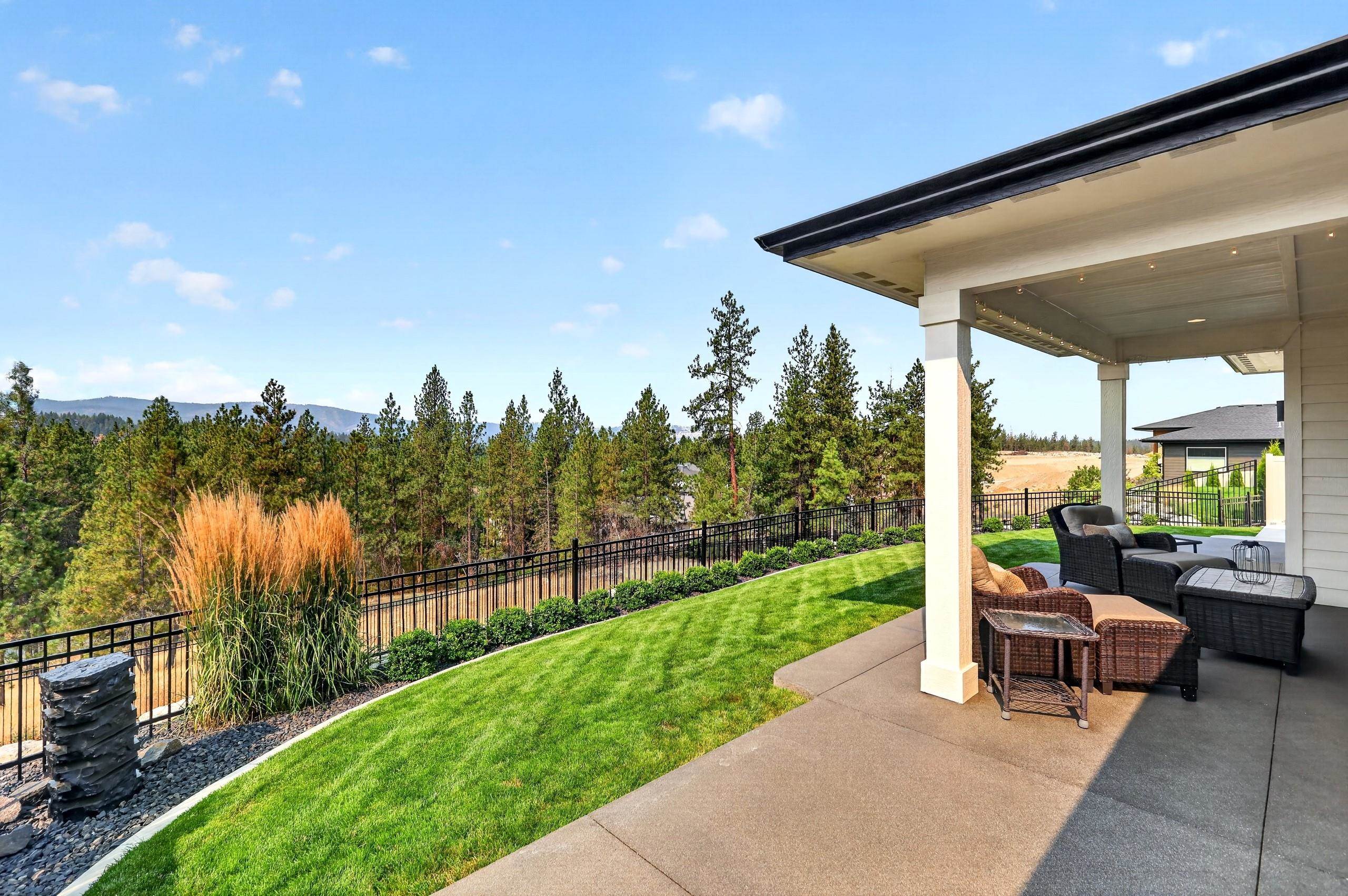 14210 E 39th Ln - Photo 3