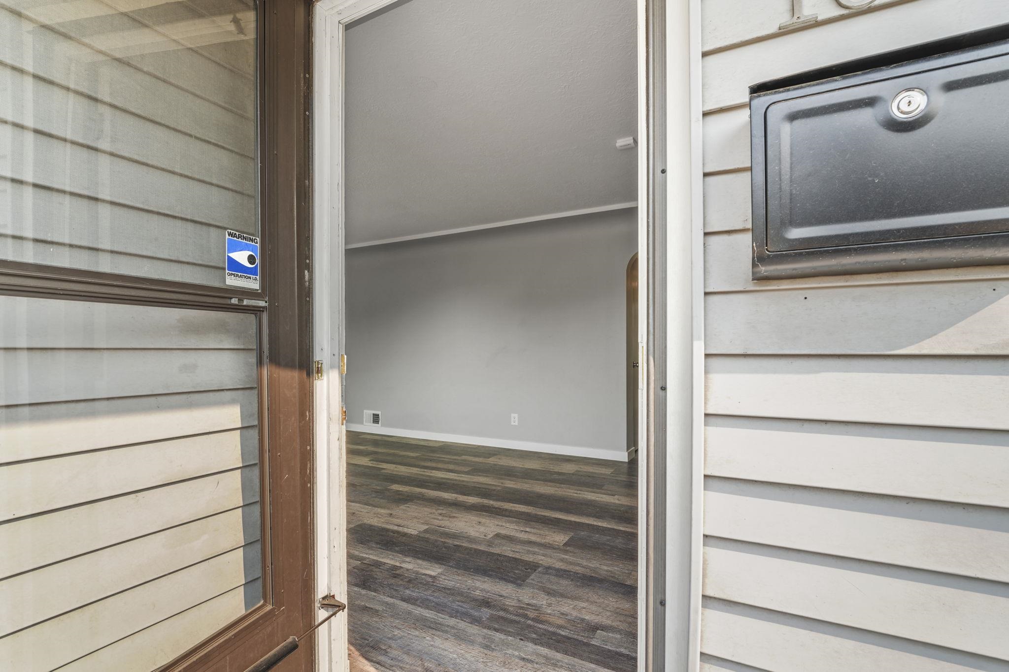 1007 E Walton St - Photo 4