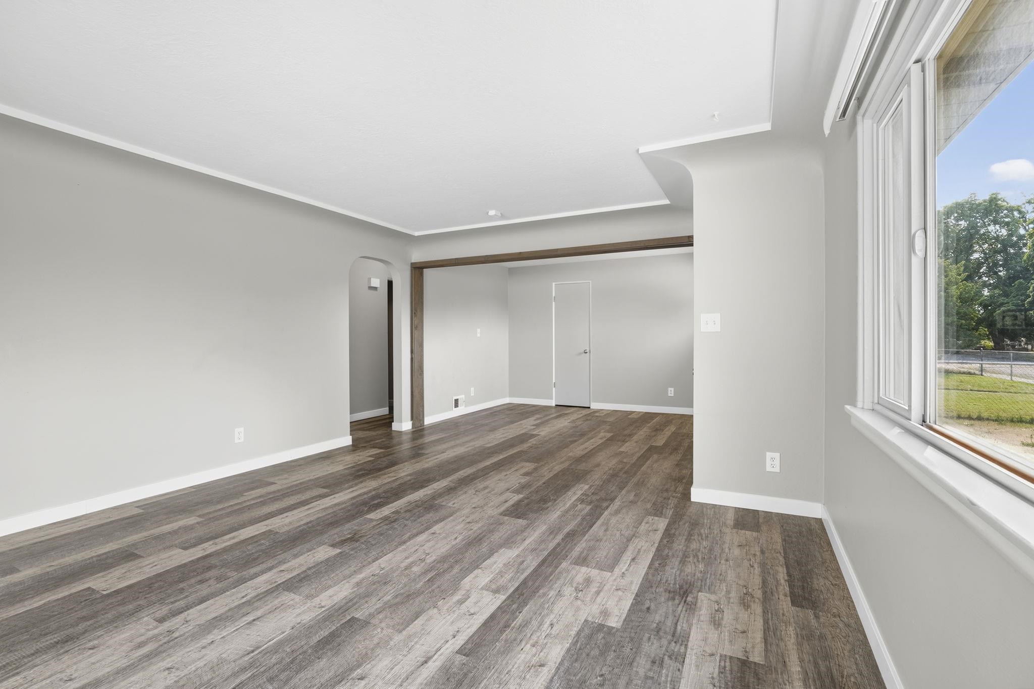 1007 E Walton St - Photo 6